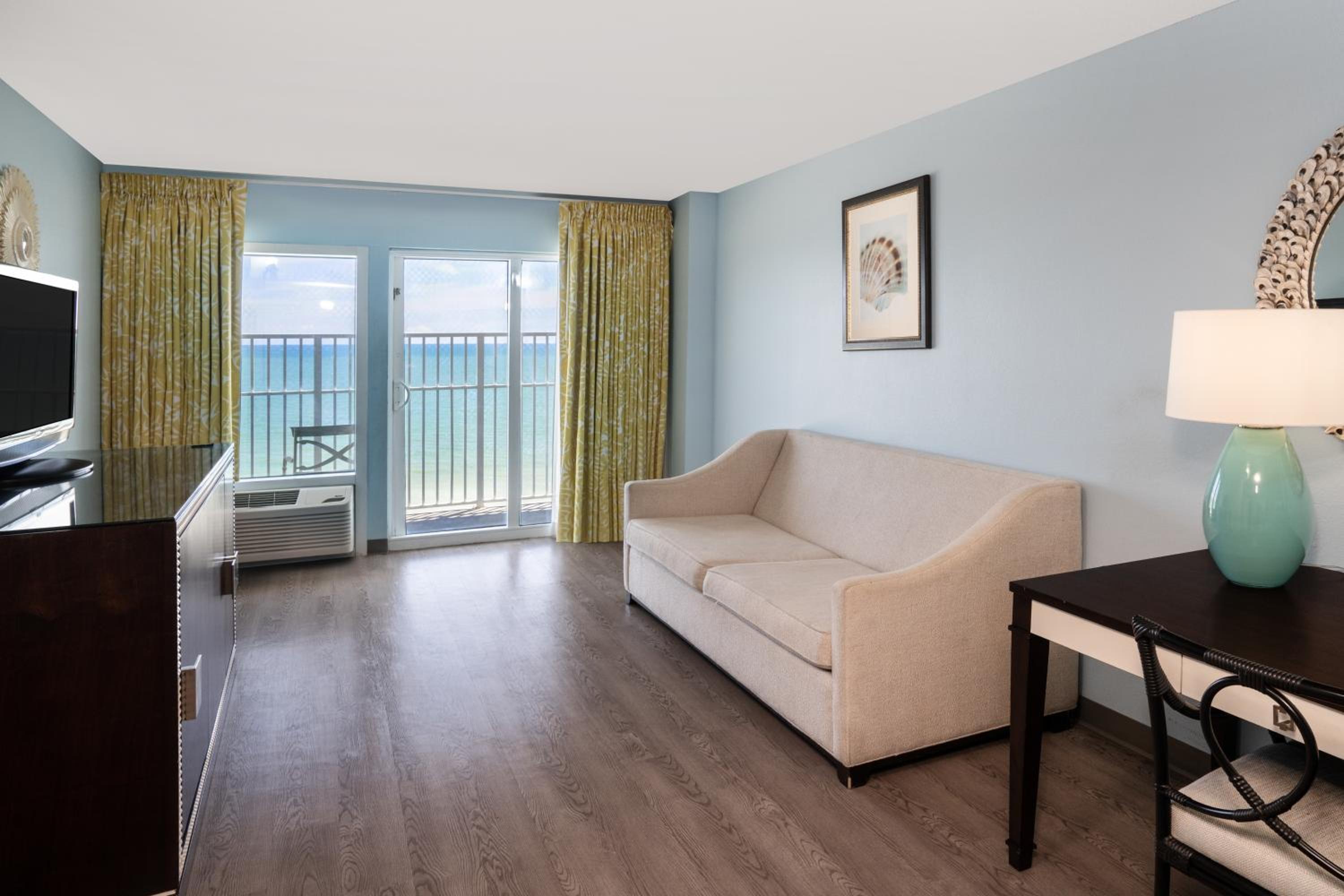 Deluxe Suite Two Kings Oceanfront