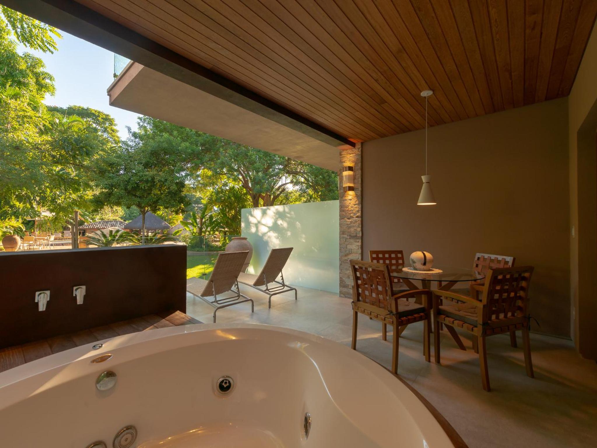 Deluxe Suite with Spa Bath