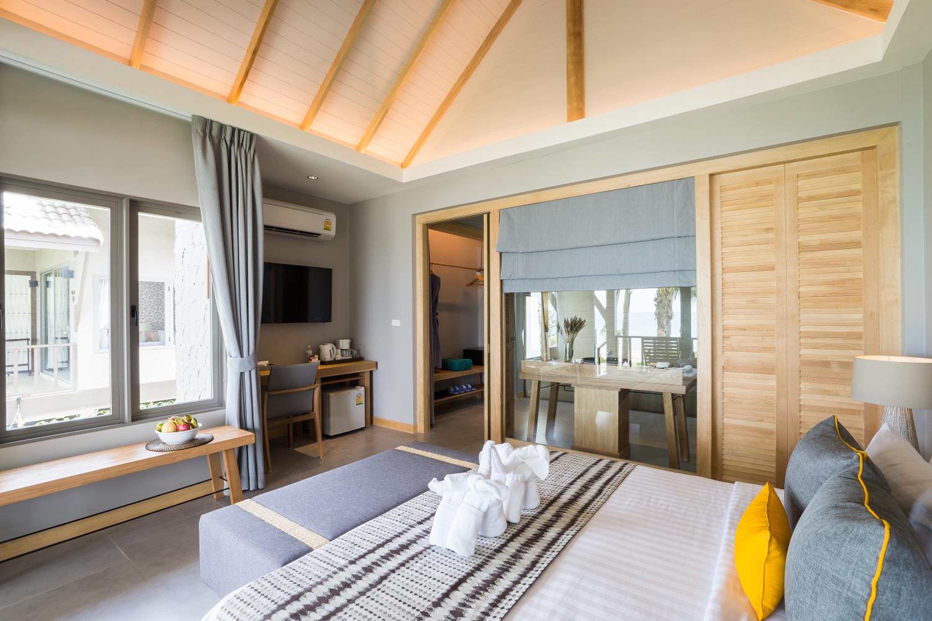 Beachfront Deluxe Villa