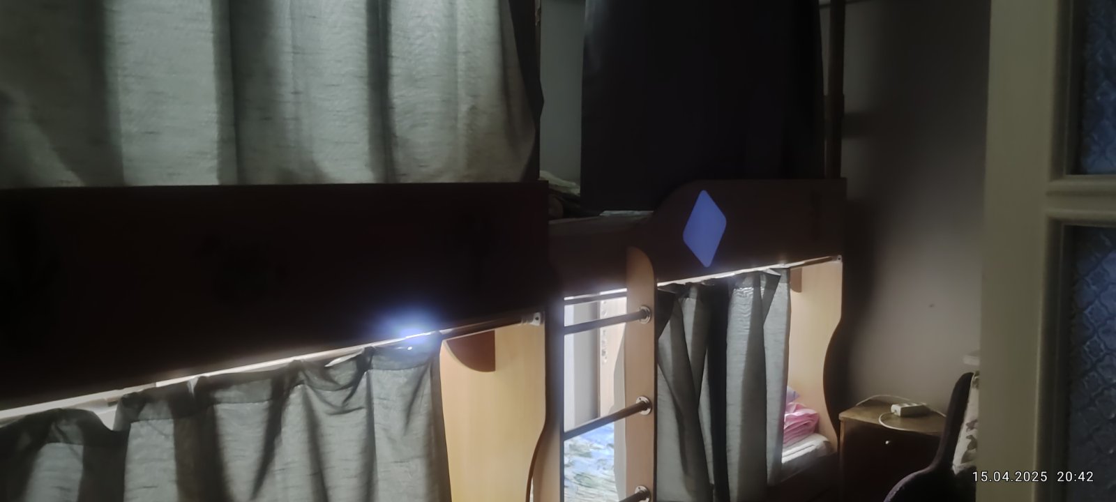 Кровать в общем номере для мужчин