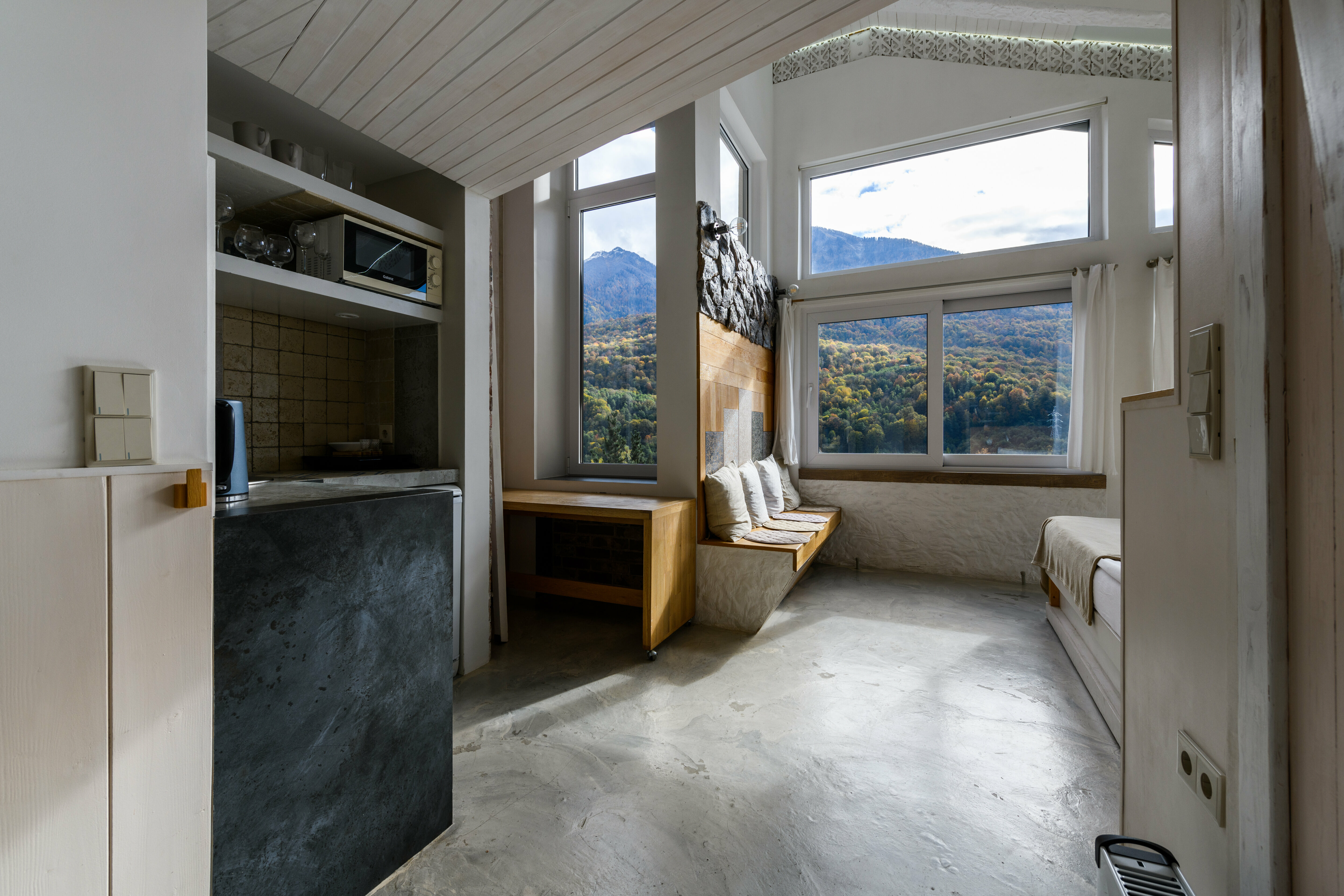 🏡 ДИЗАЙН-СТУДИЯ MODERNA | 40м² | 3 этаж Лофт с панорамными видами на Красную Поляну! 🌄