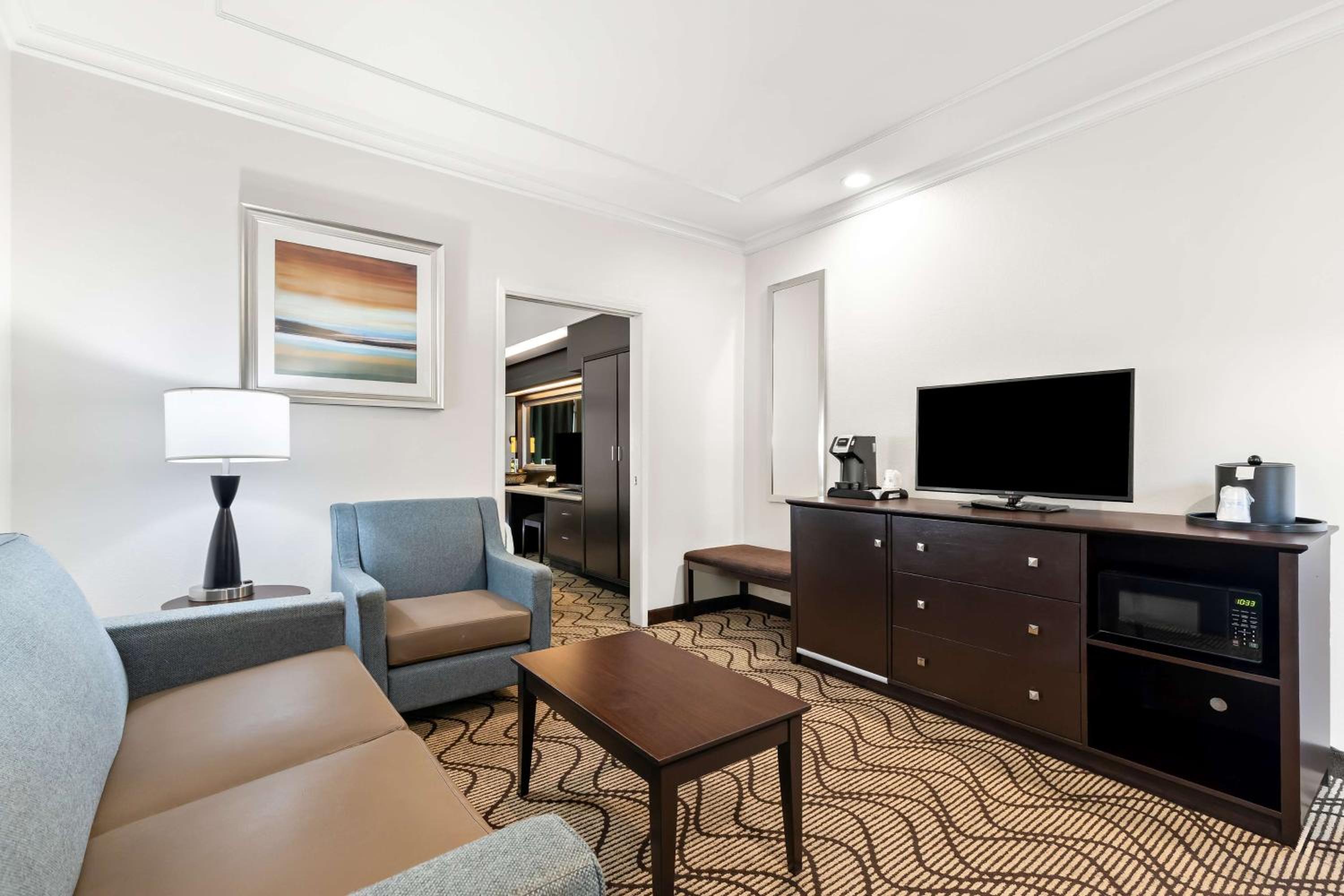 Queen Suite with Sofa Bed