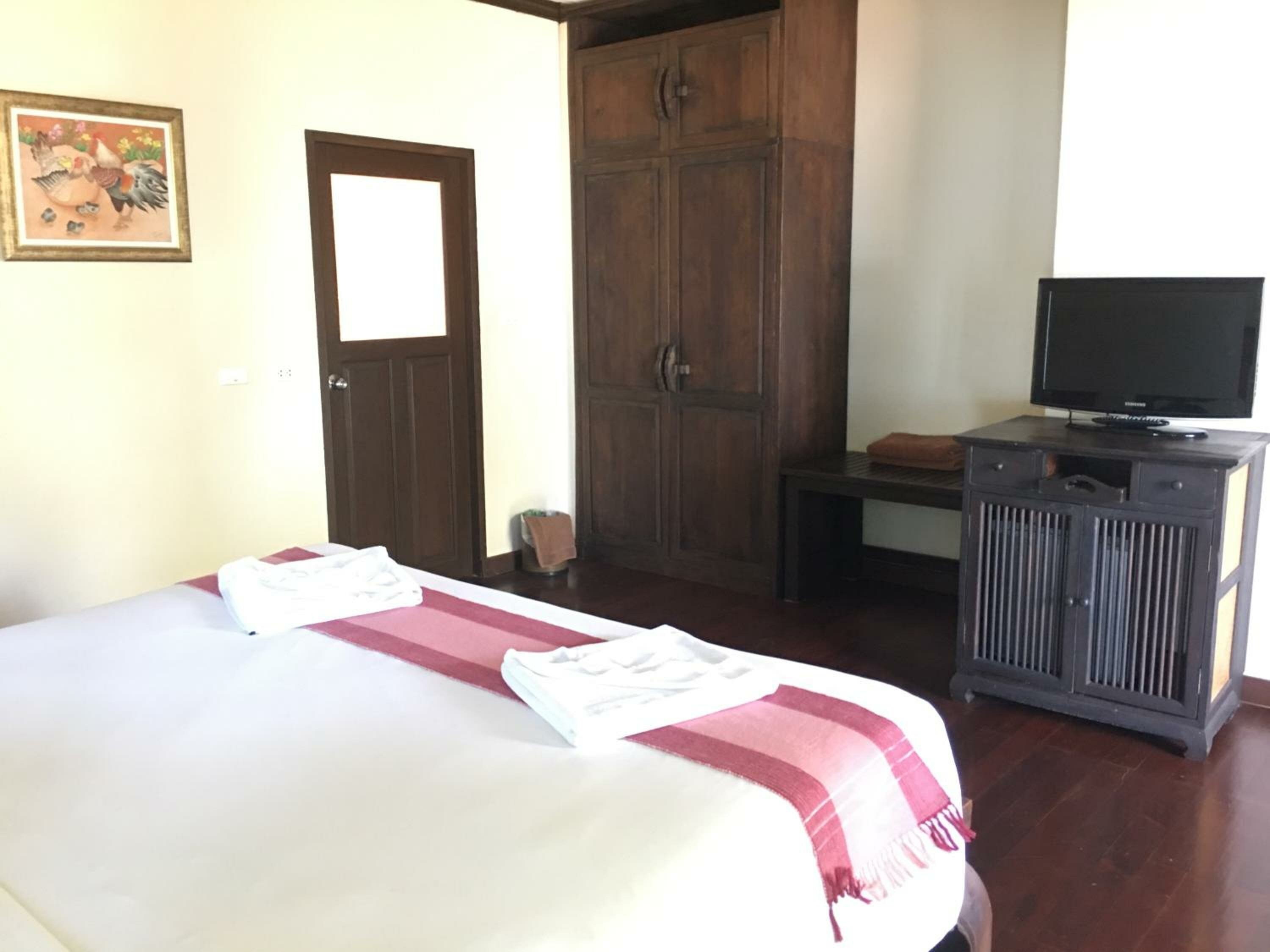 Deluxe Bungalow with Garden View