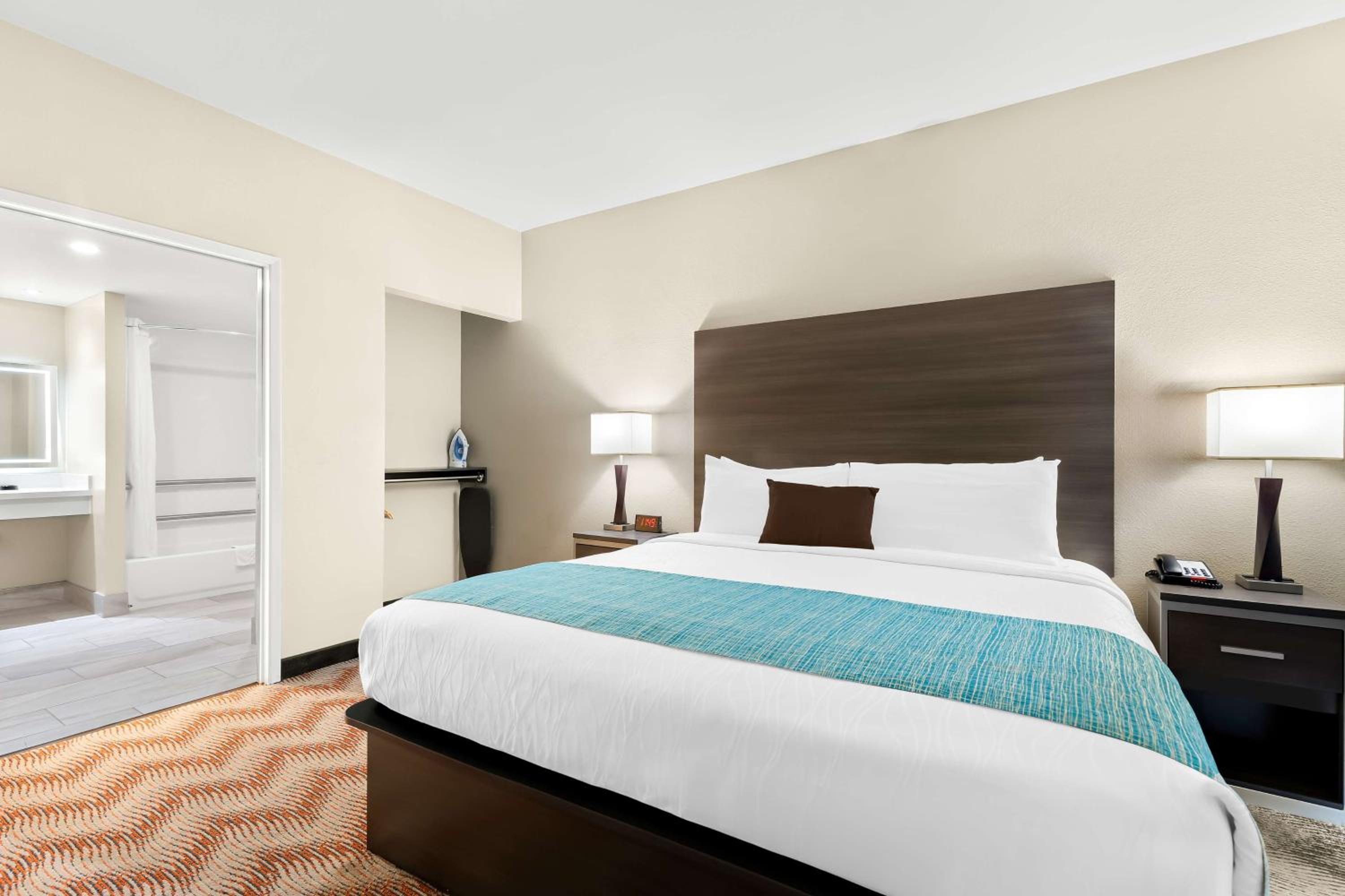 King Suite - Disability Access/Non-Smoking