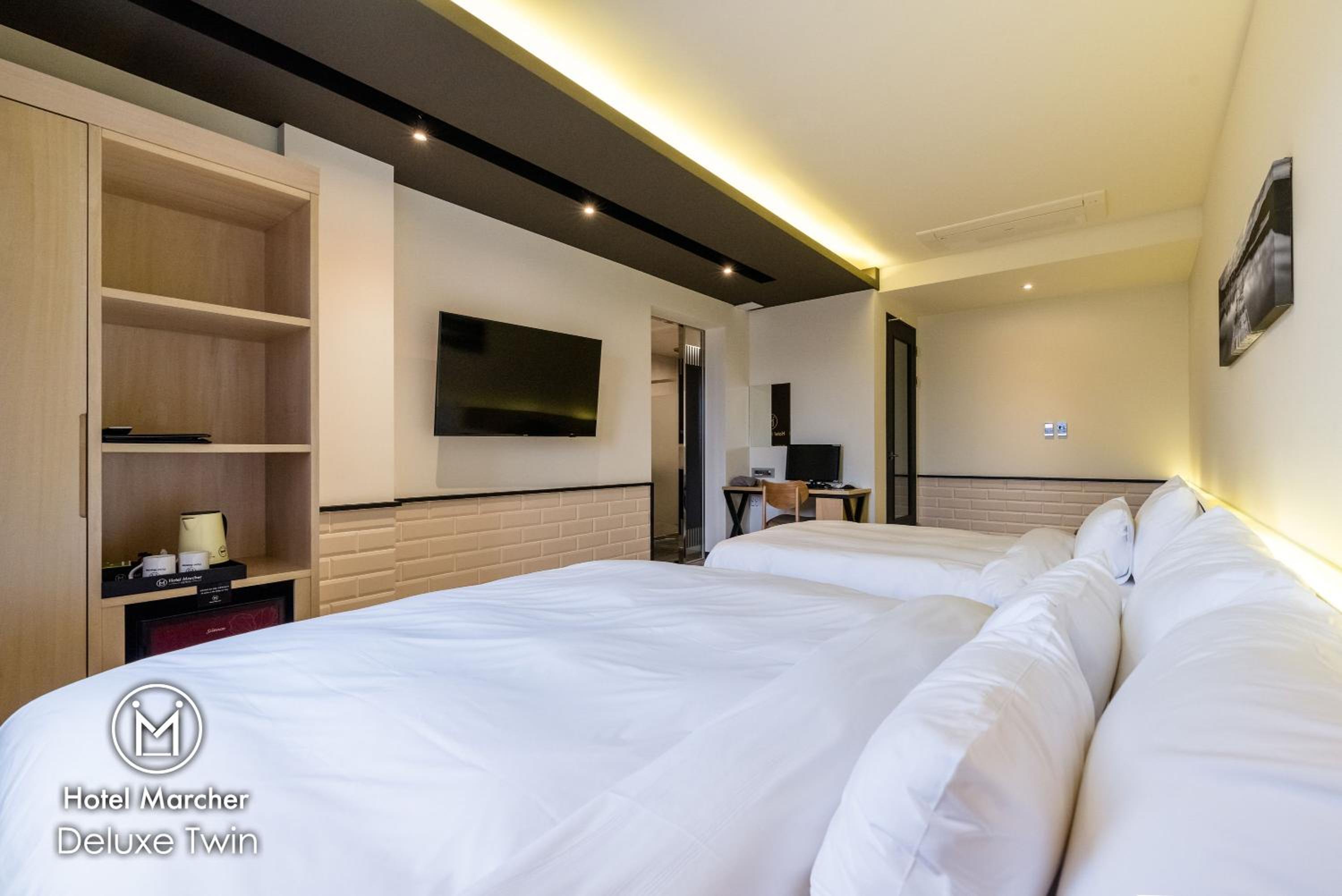 Deluxe Twin Room with Bath