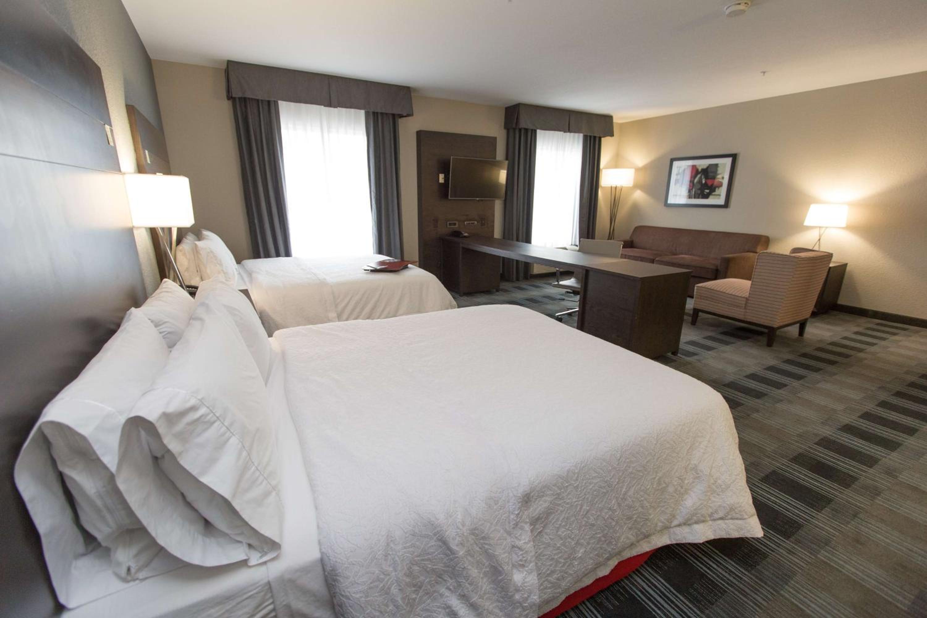 Queen Studio Suite with Two Queen Beds - Non-Smoking