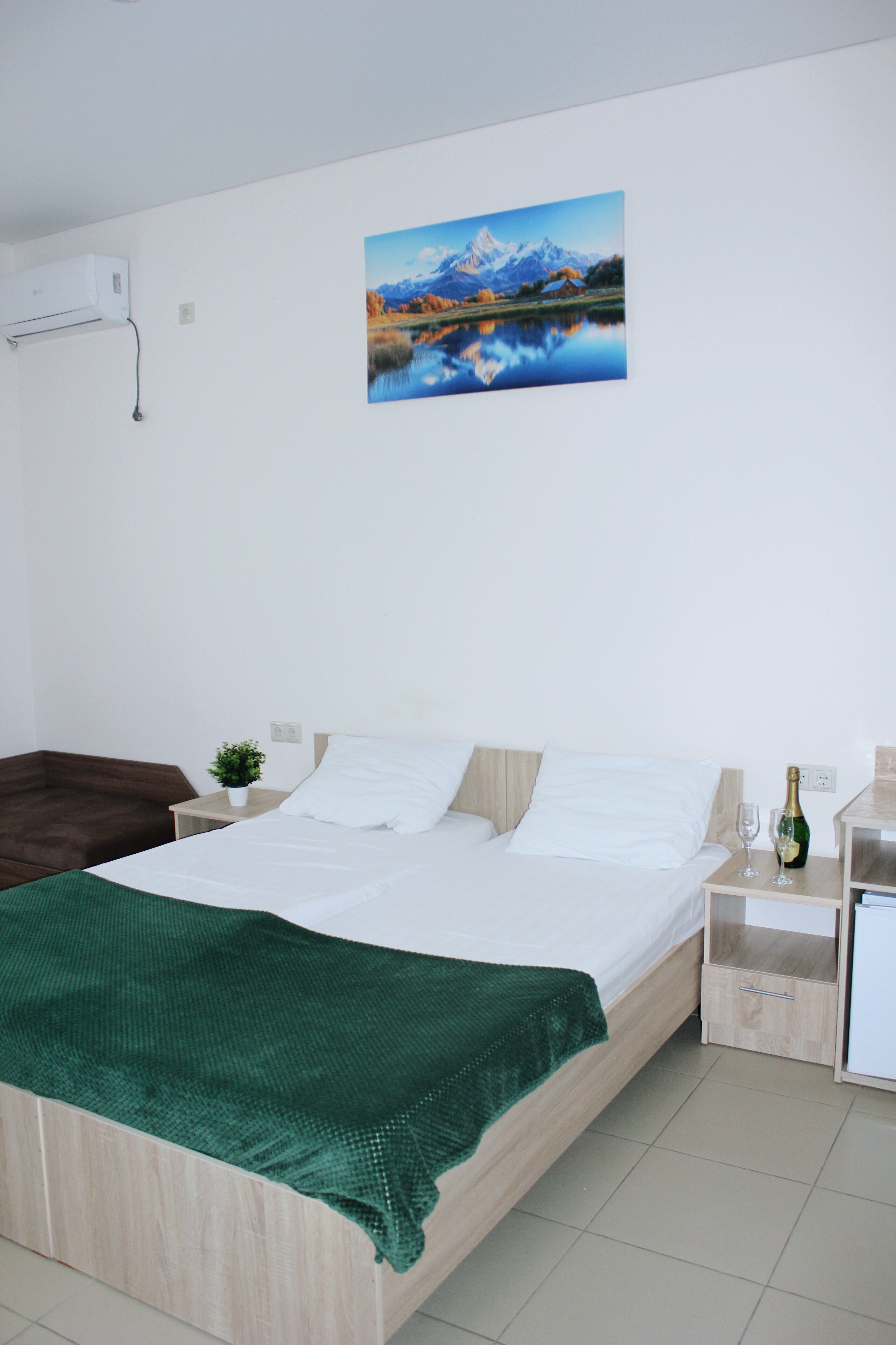 комфорт с балконом вид на дома