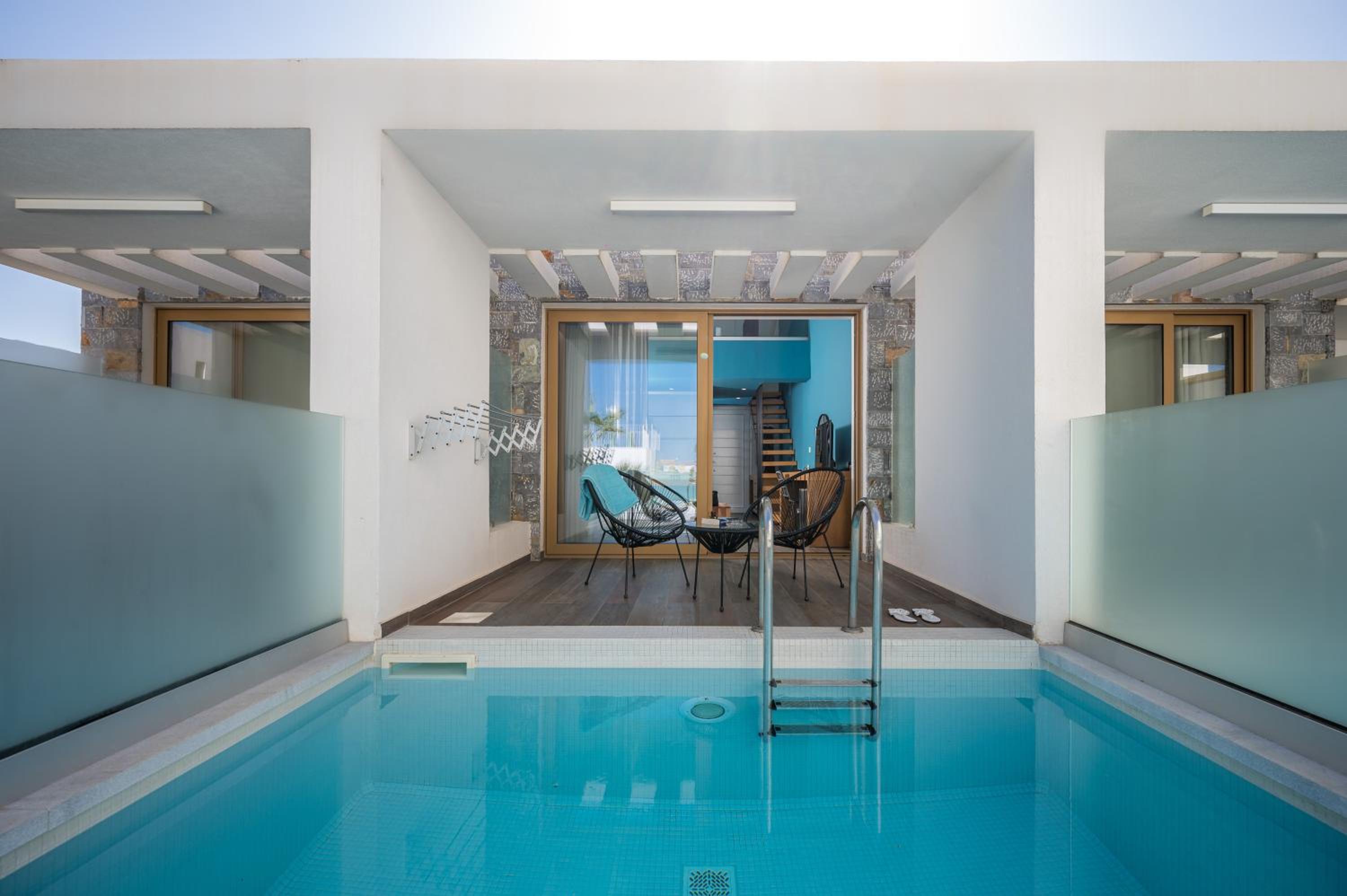 Superior Junior Suite with Private Pool - Spilled Level