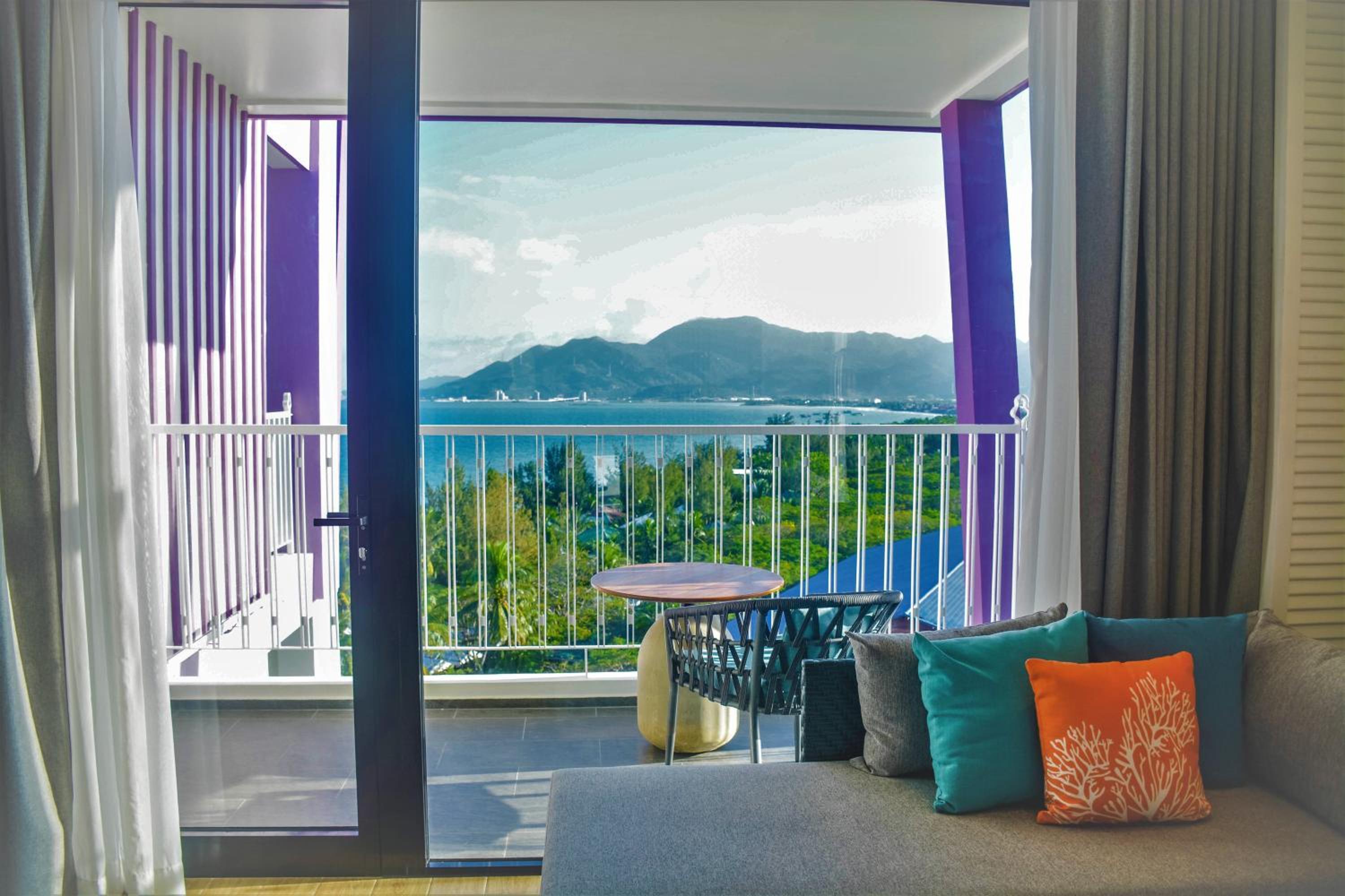 Premier Deluxe Ocean View with Balcony