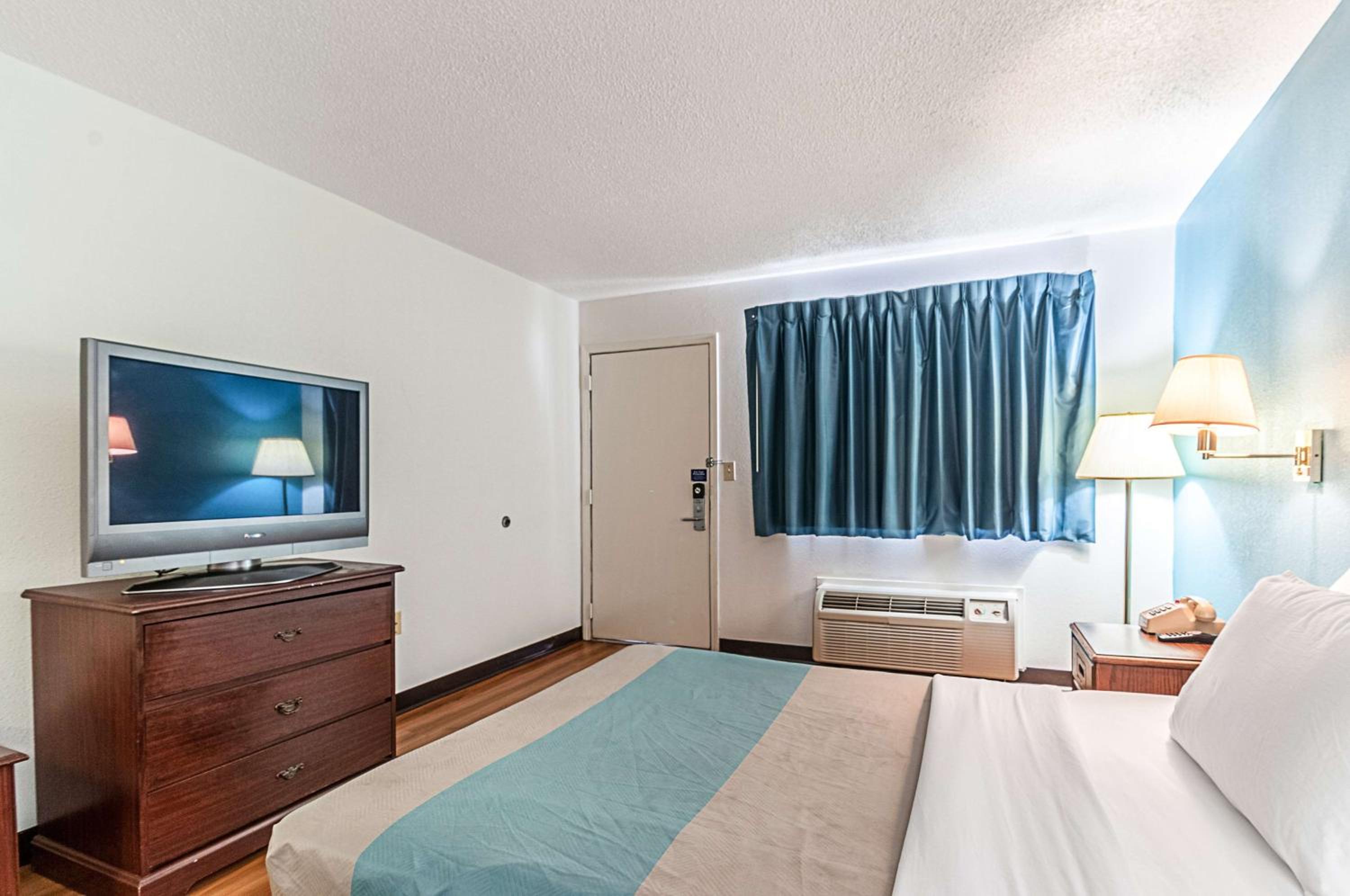 Double Room - Non-Smoking 