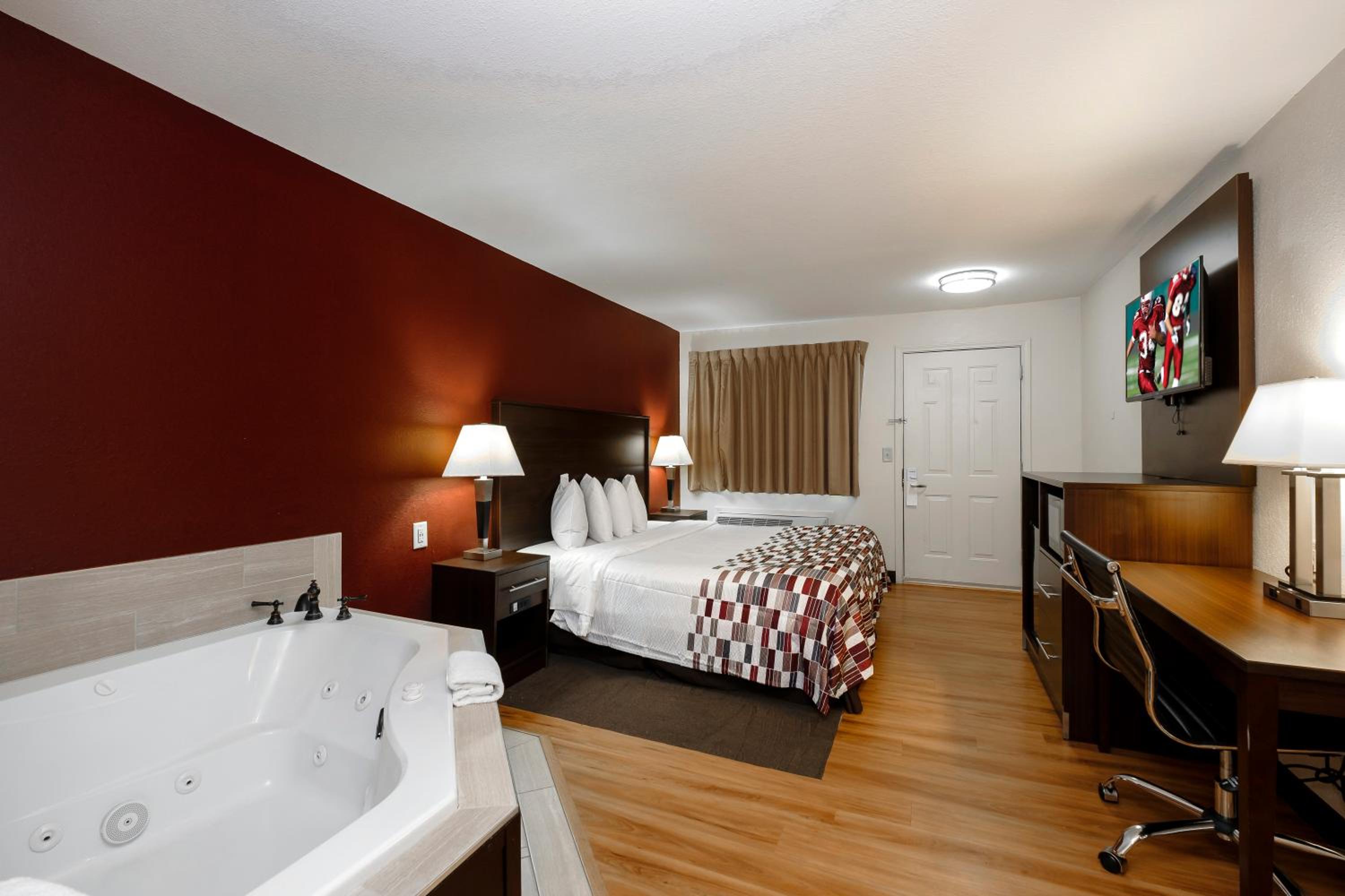 Suite King With Jetted Tub Smoke Free