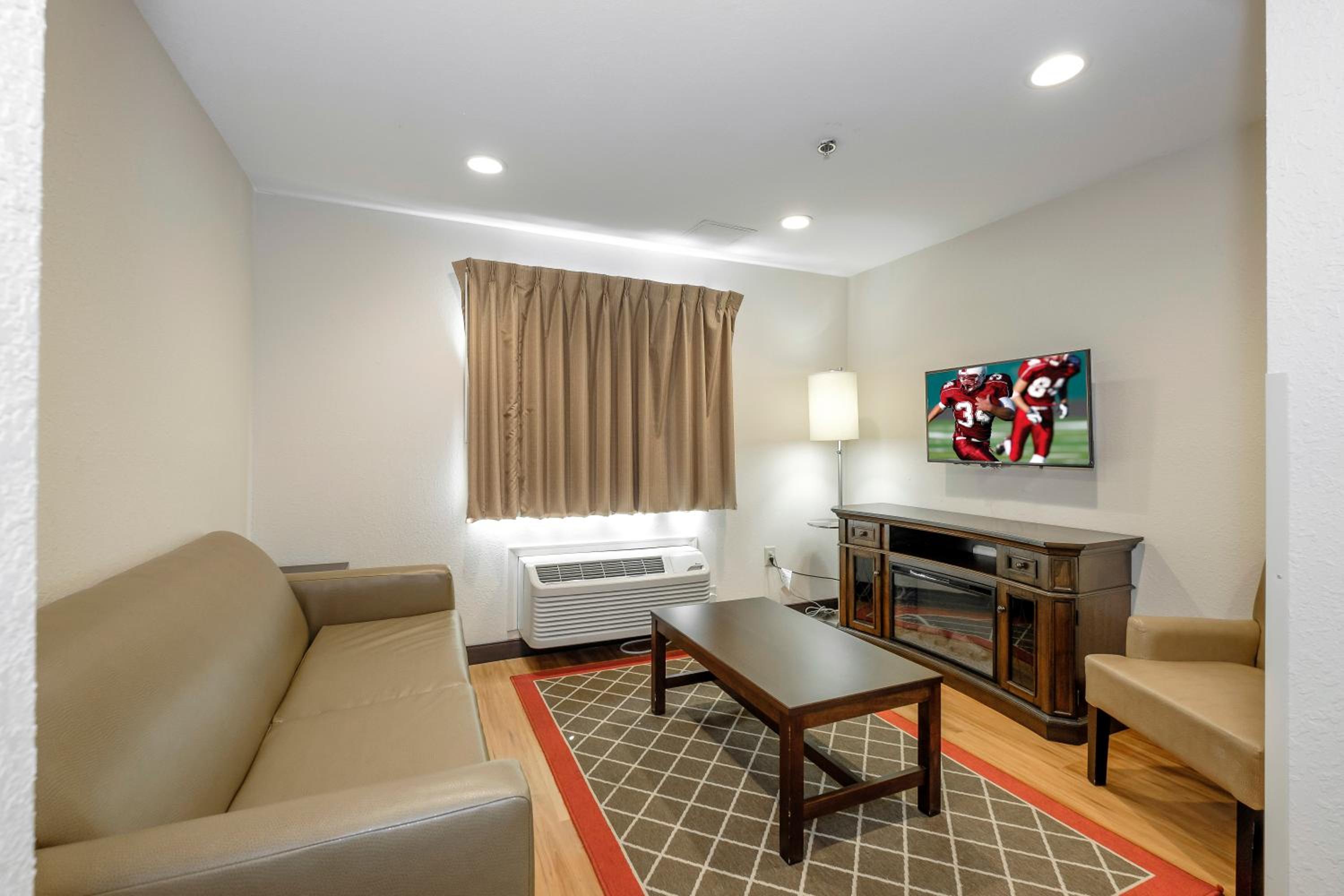 Suite King With Jetted Tub Smoke Free