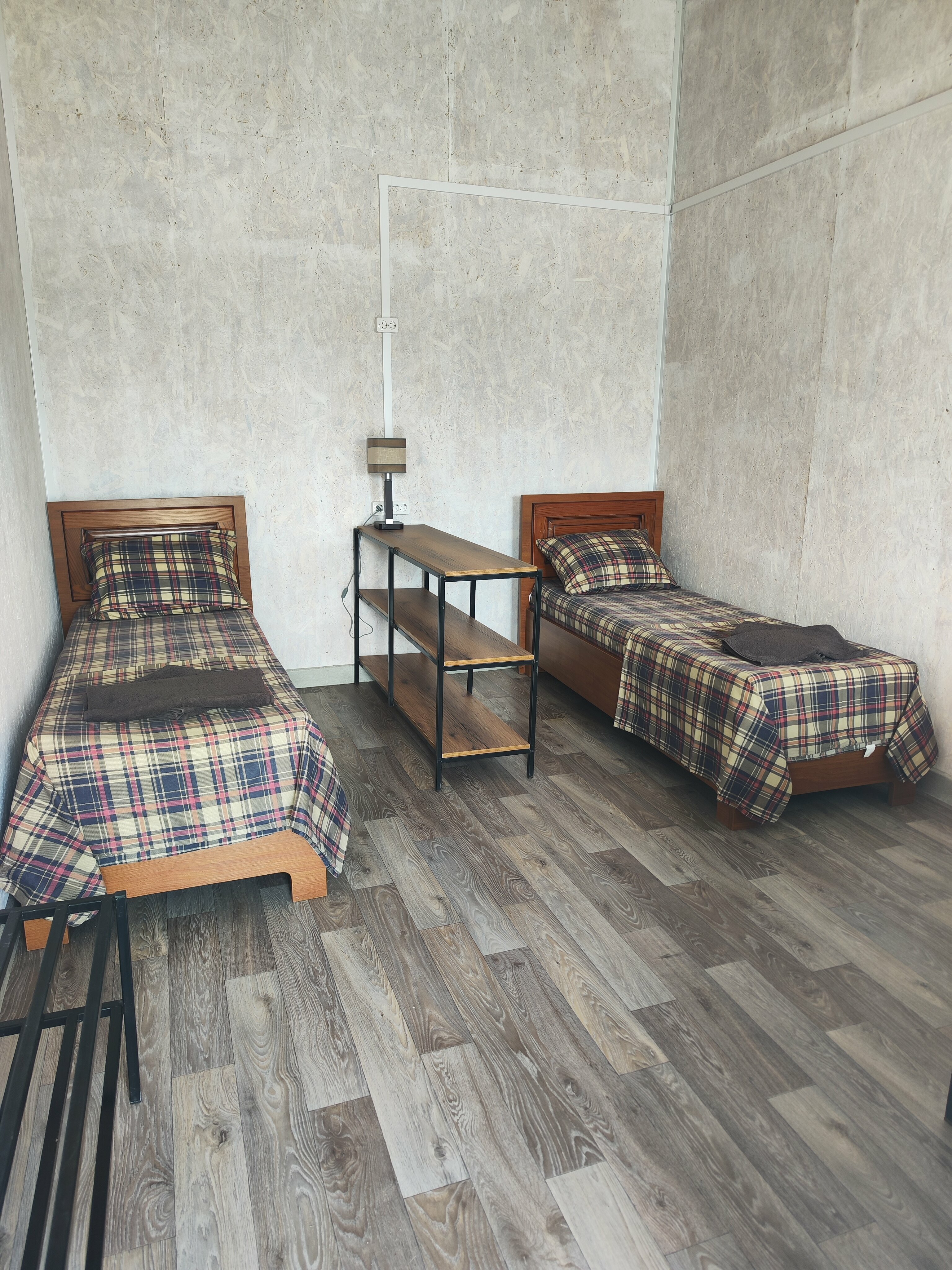 Двухместный номер с 2 отдельными кроватями и окном