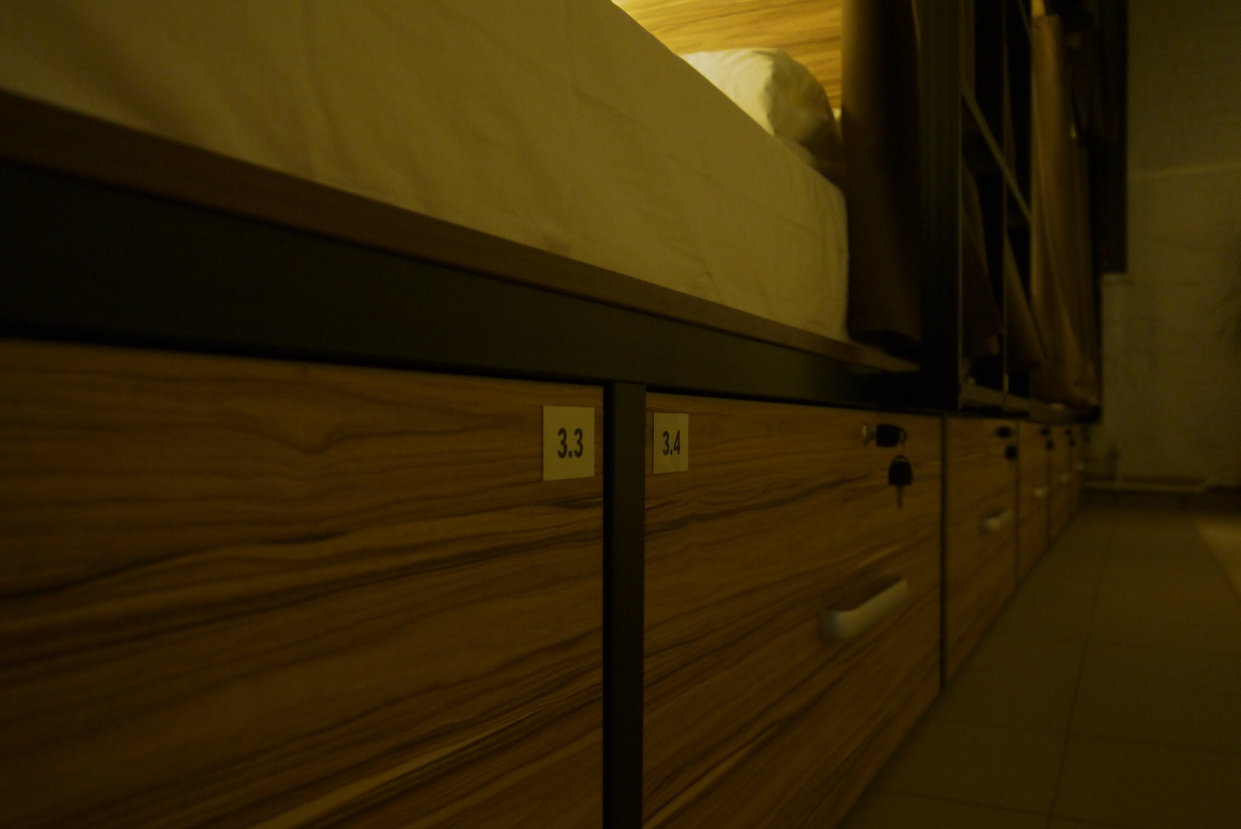 Кровать-бокс в общем 8-местном номере