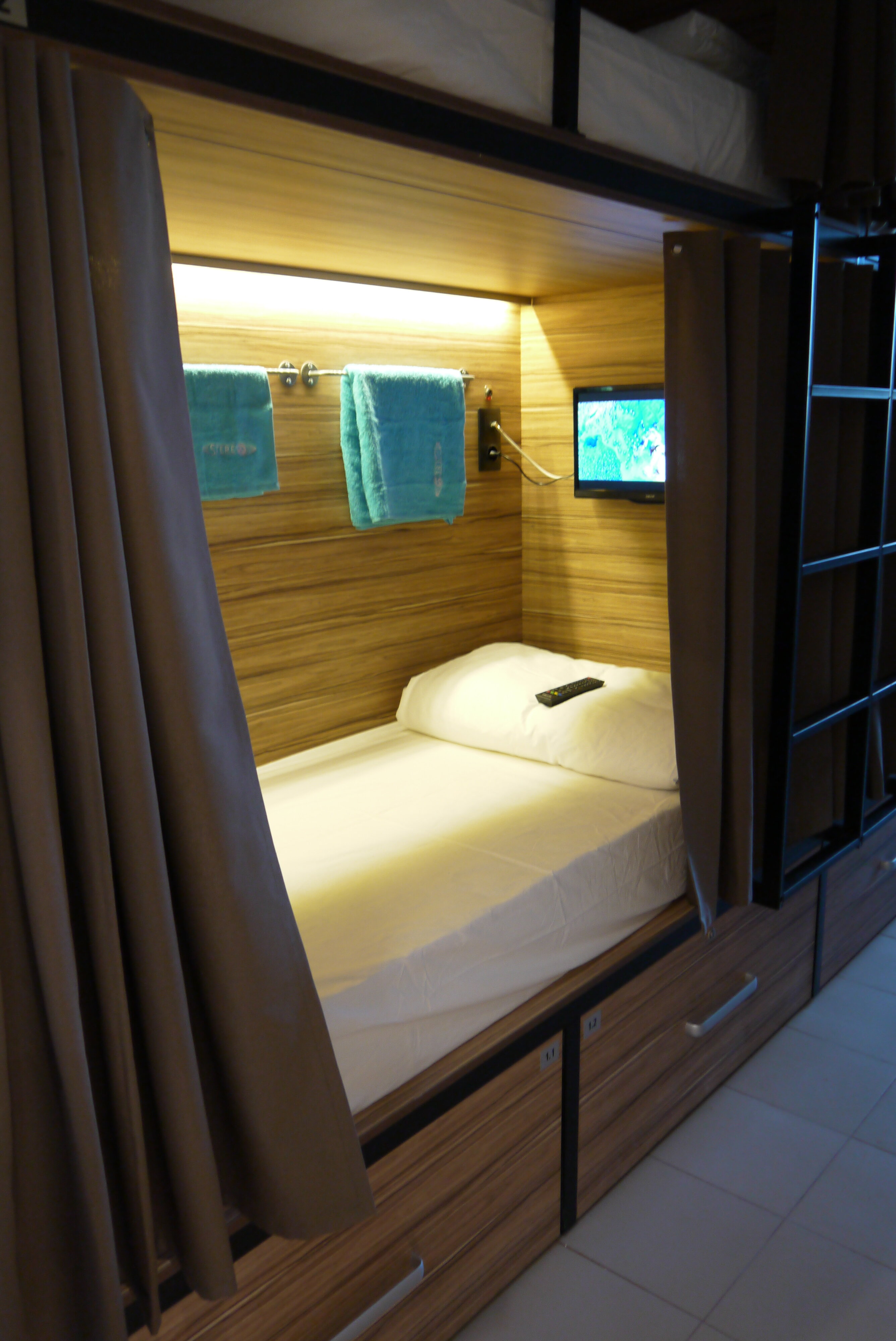 Кровать-бокс в общем 6-местном номере