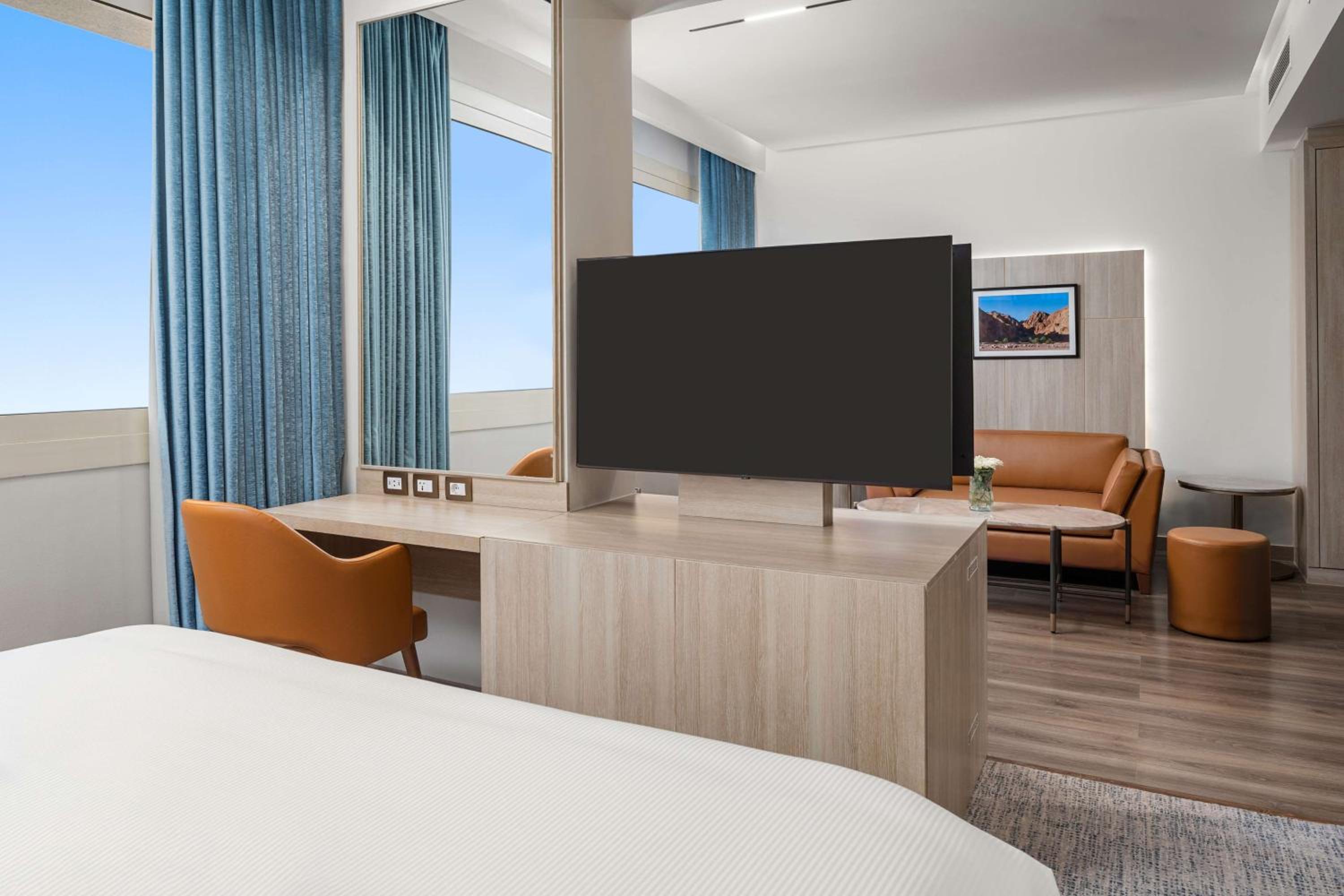 Deluxe Executive Junior Suite