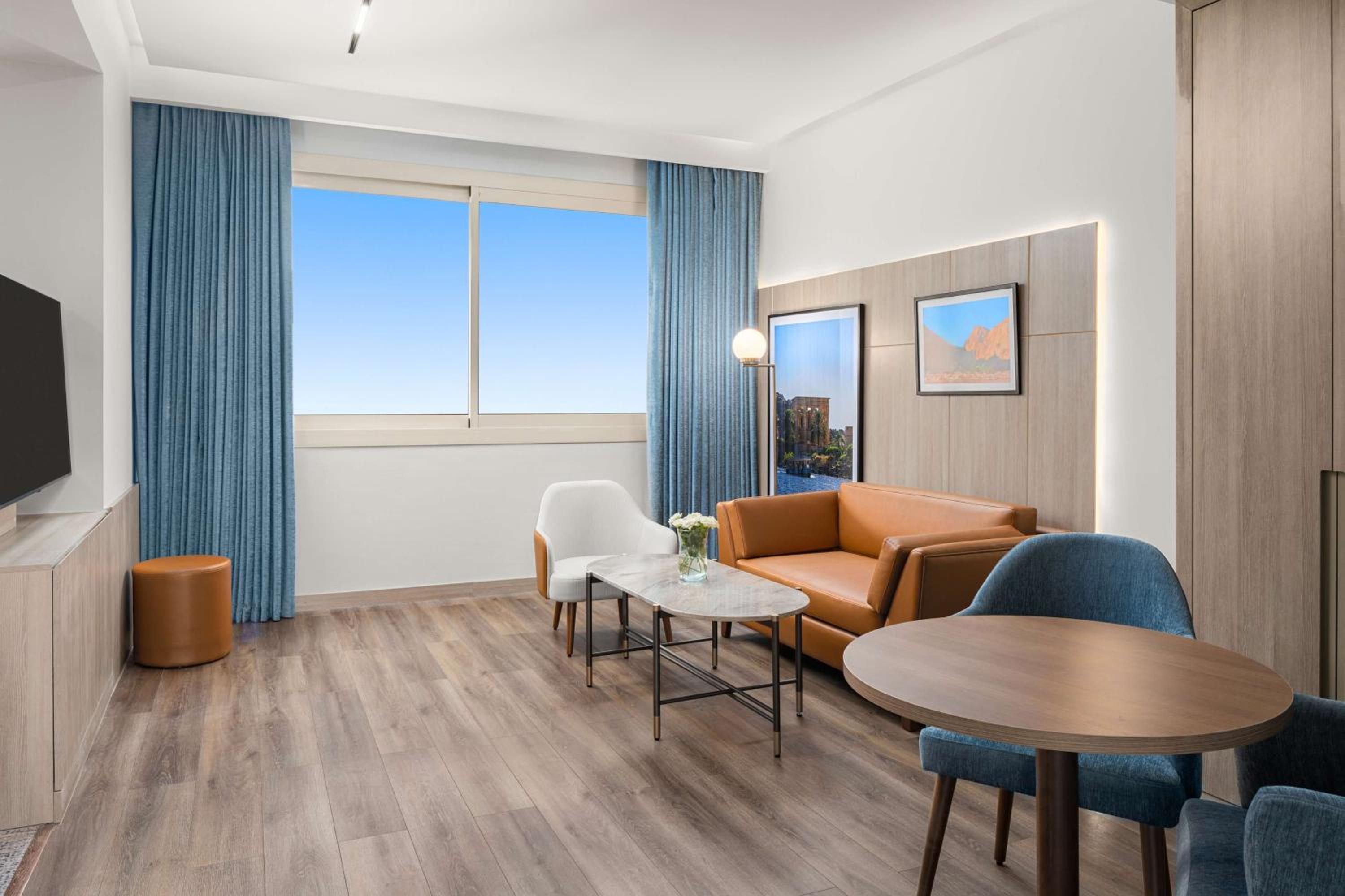 Deluxe Executive Junior Suite