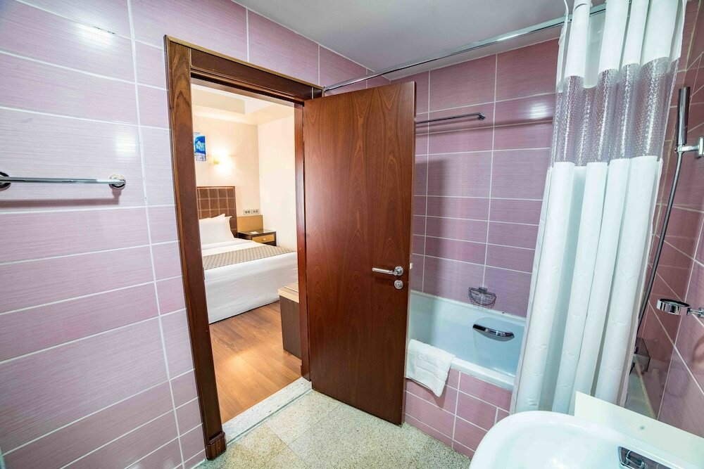 Comfort Room, 1 King Bed