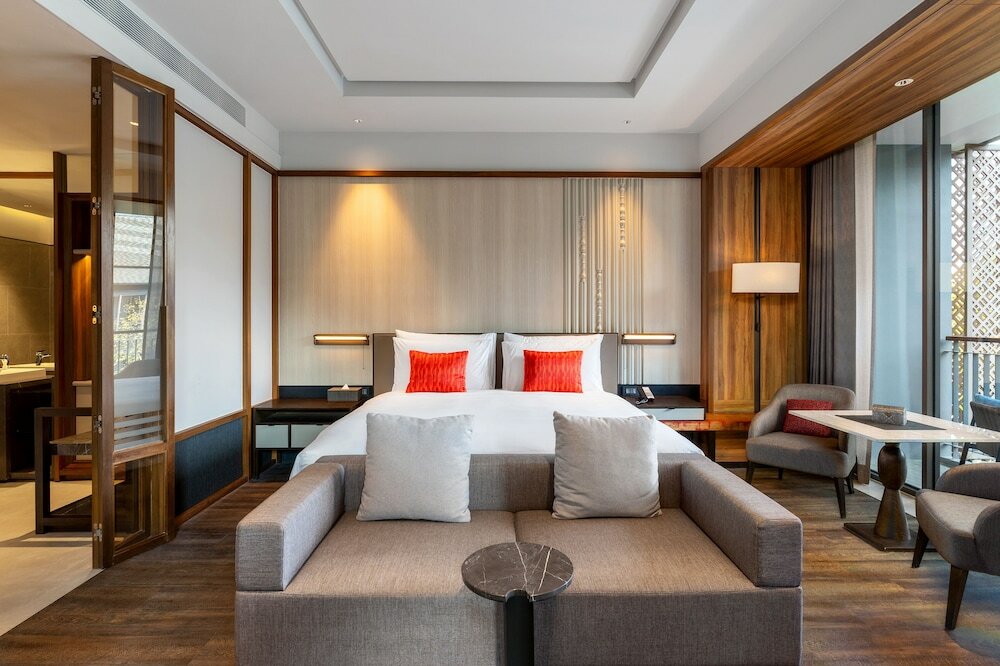 Executive Suite Pool View