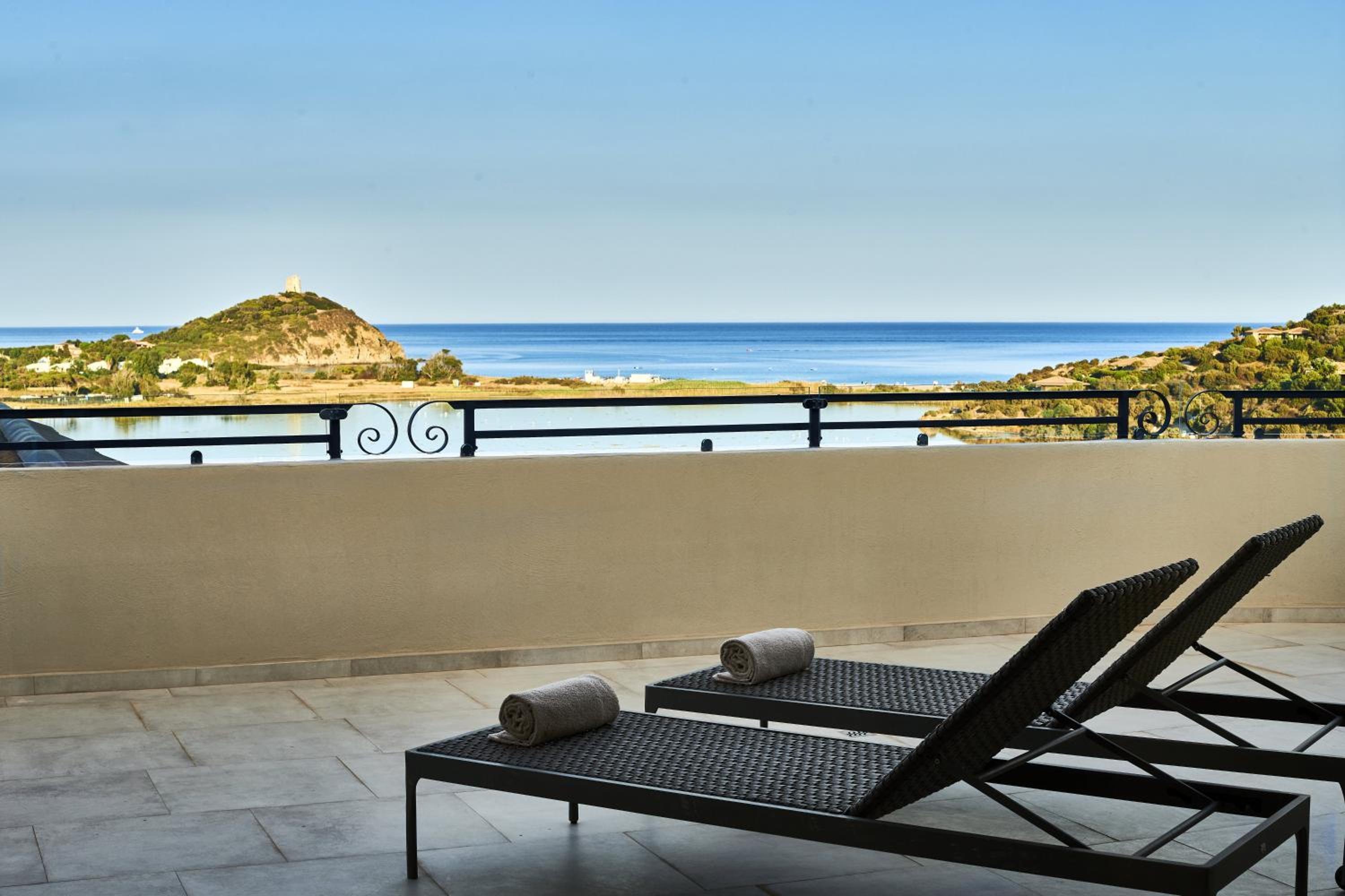 Junior King Suite with Sea View