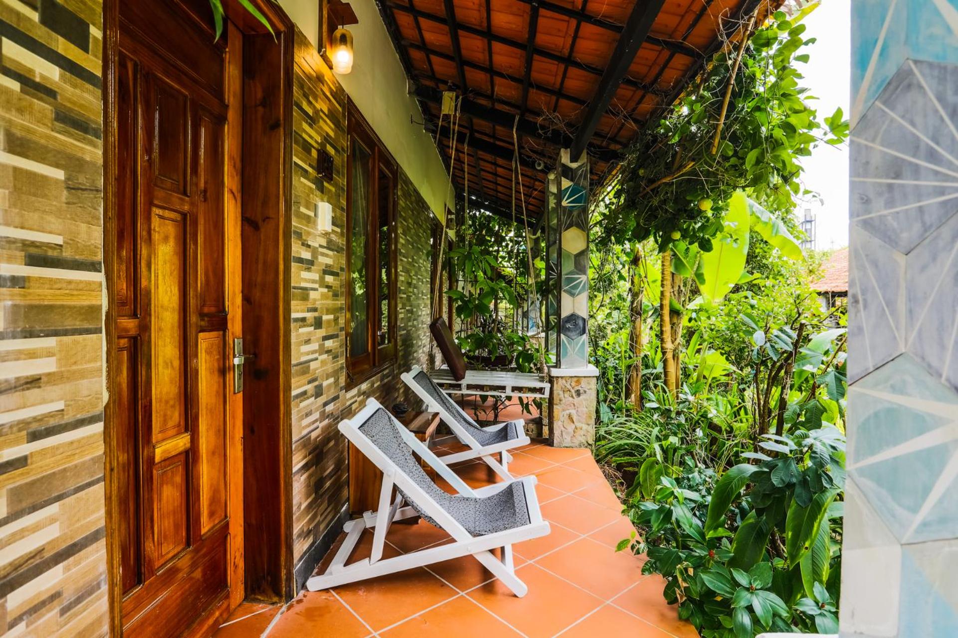 Family Bungalow with Garden View
