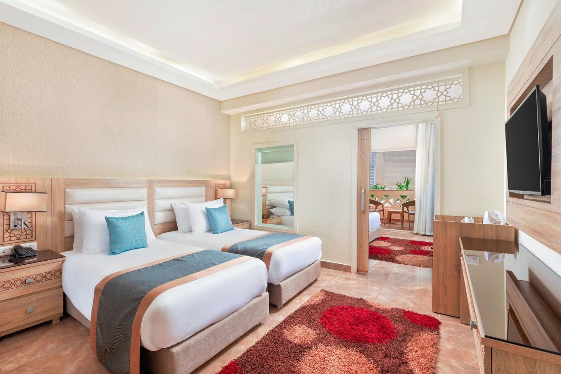 Family Room (2 Adults + 2 Children)