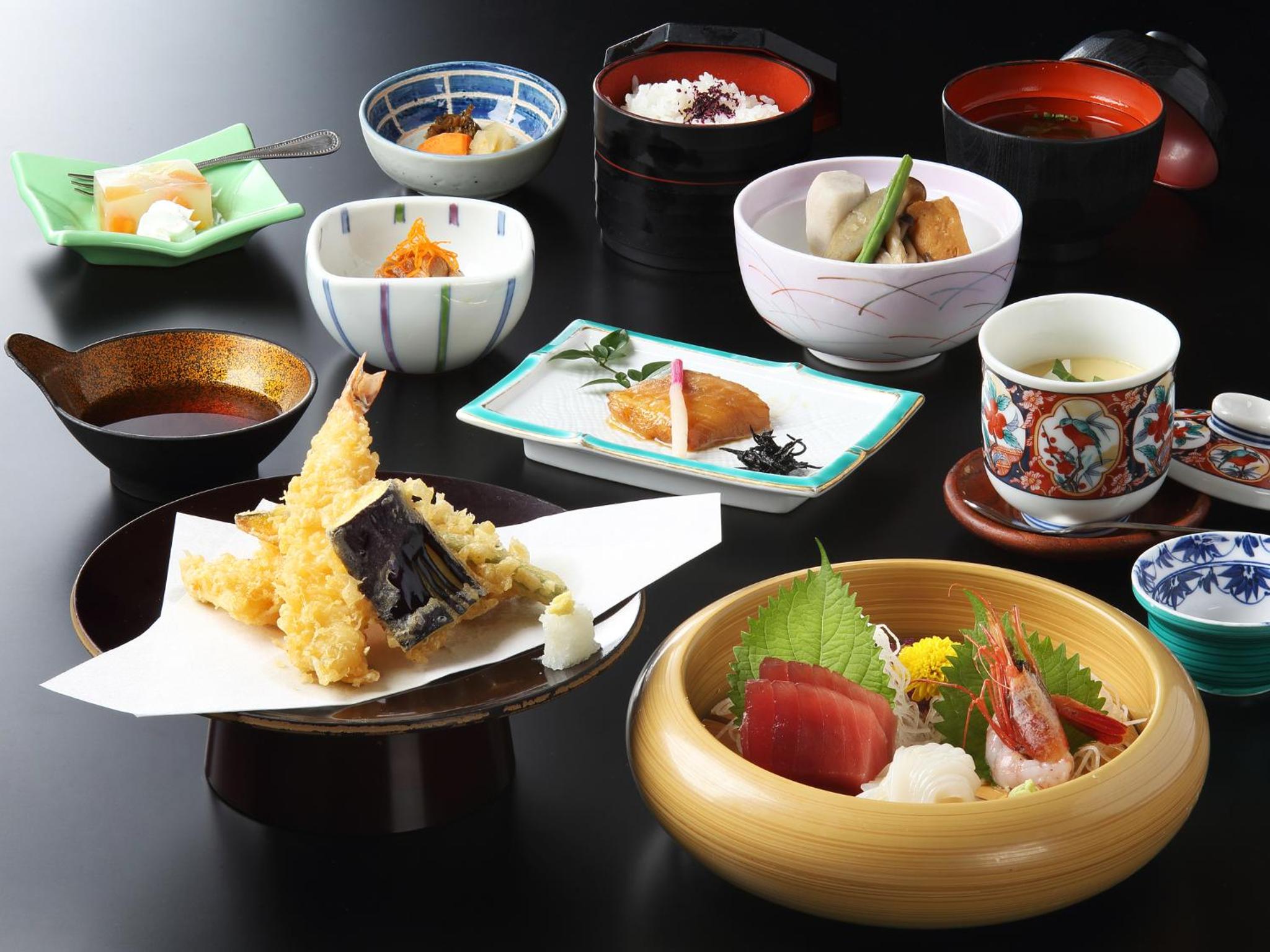 Renovated Deluxe Japanese Style twin Room with Sauna (Extra bed)