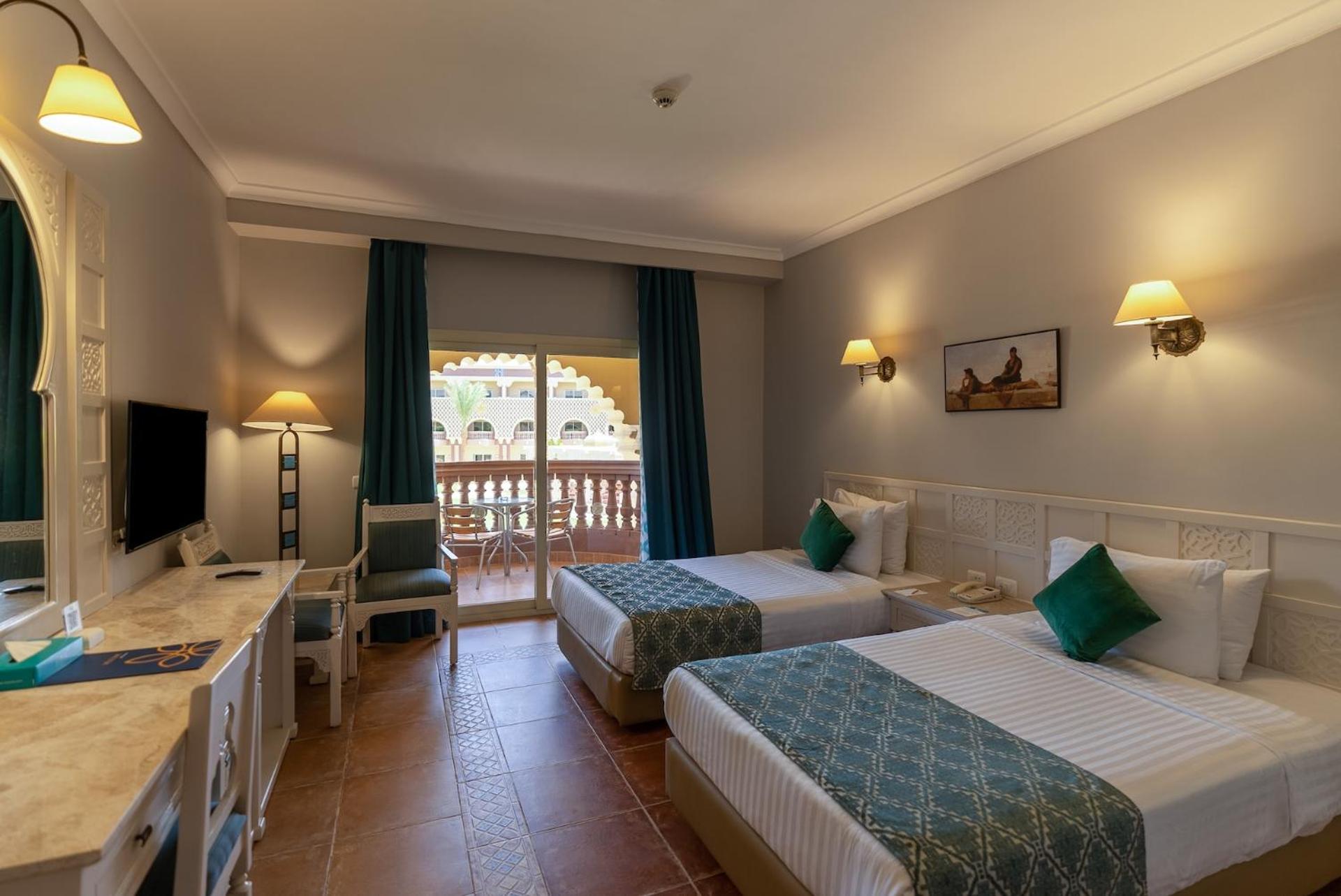 Standard Room with Garden View
