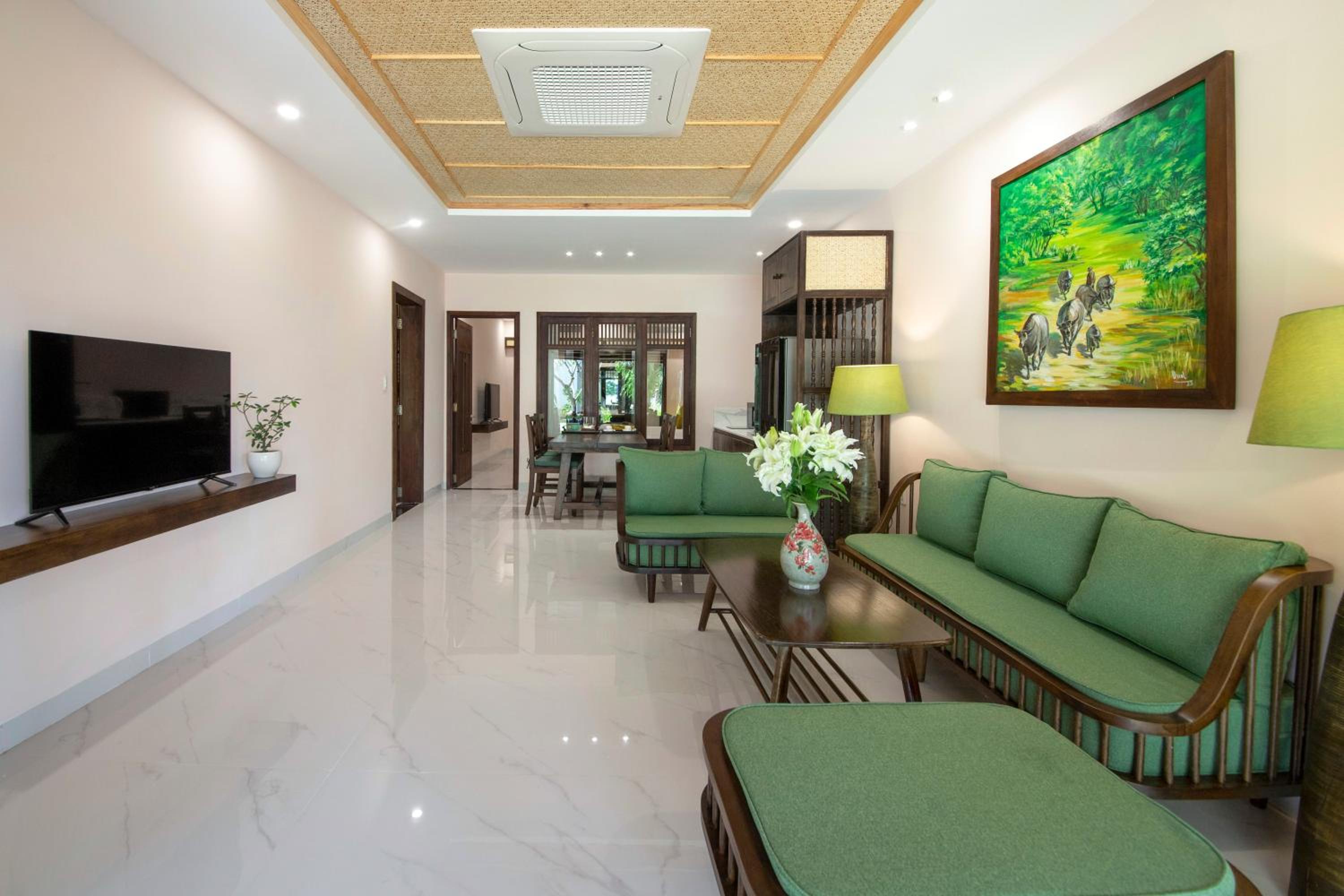 02 bedroom villa with garden view