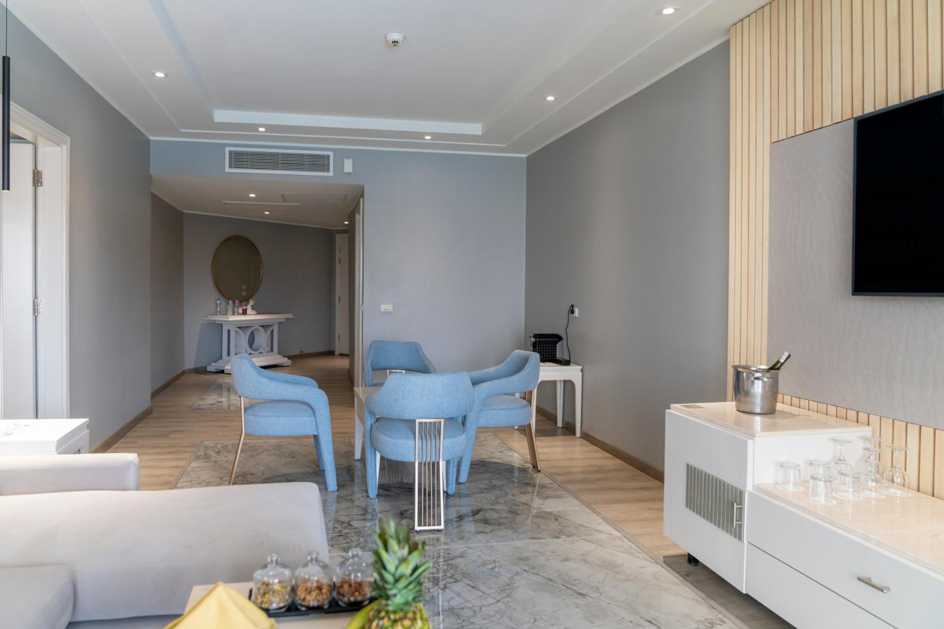 Royal Suite- Posh Club