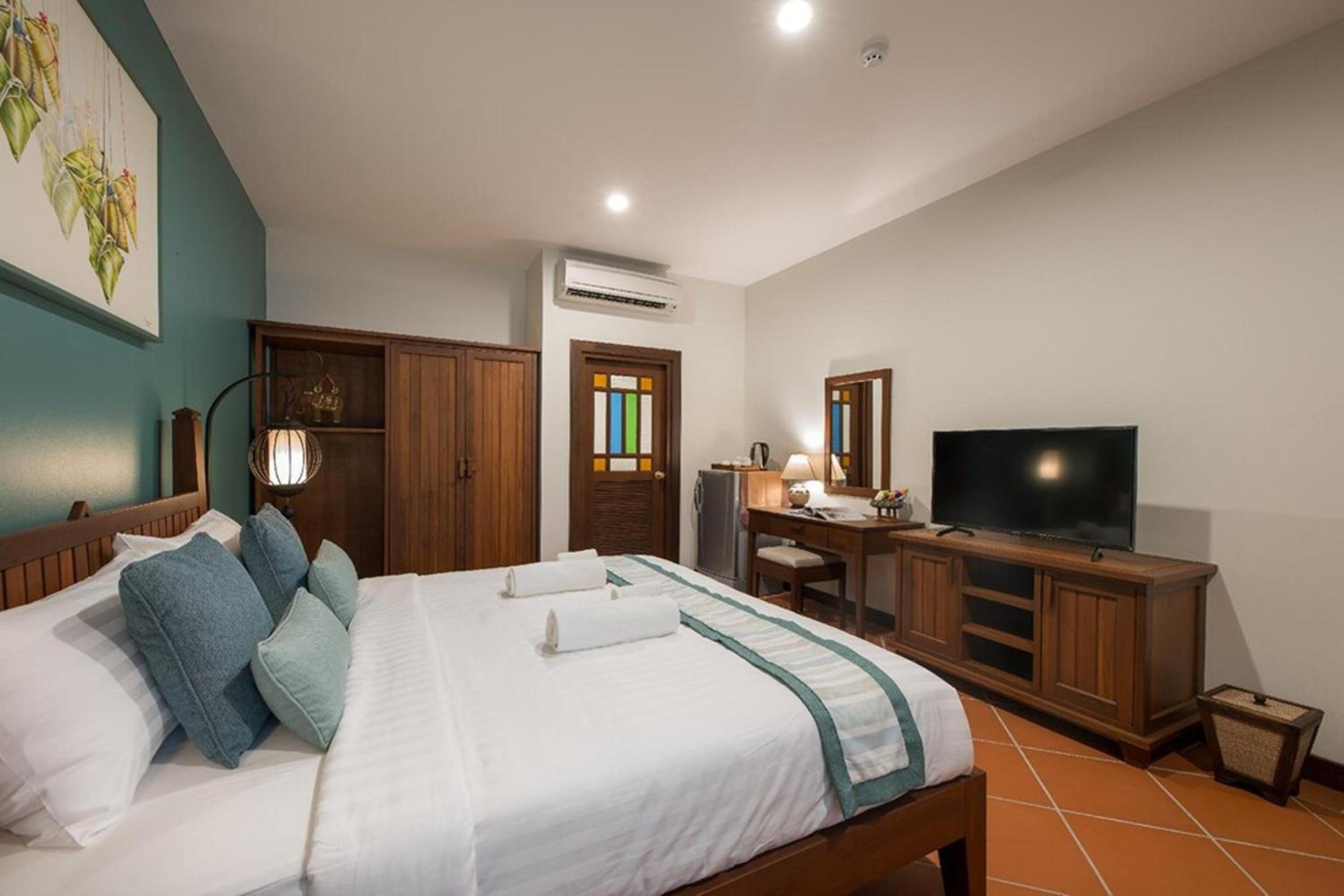 Pool view Superior King