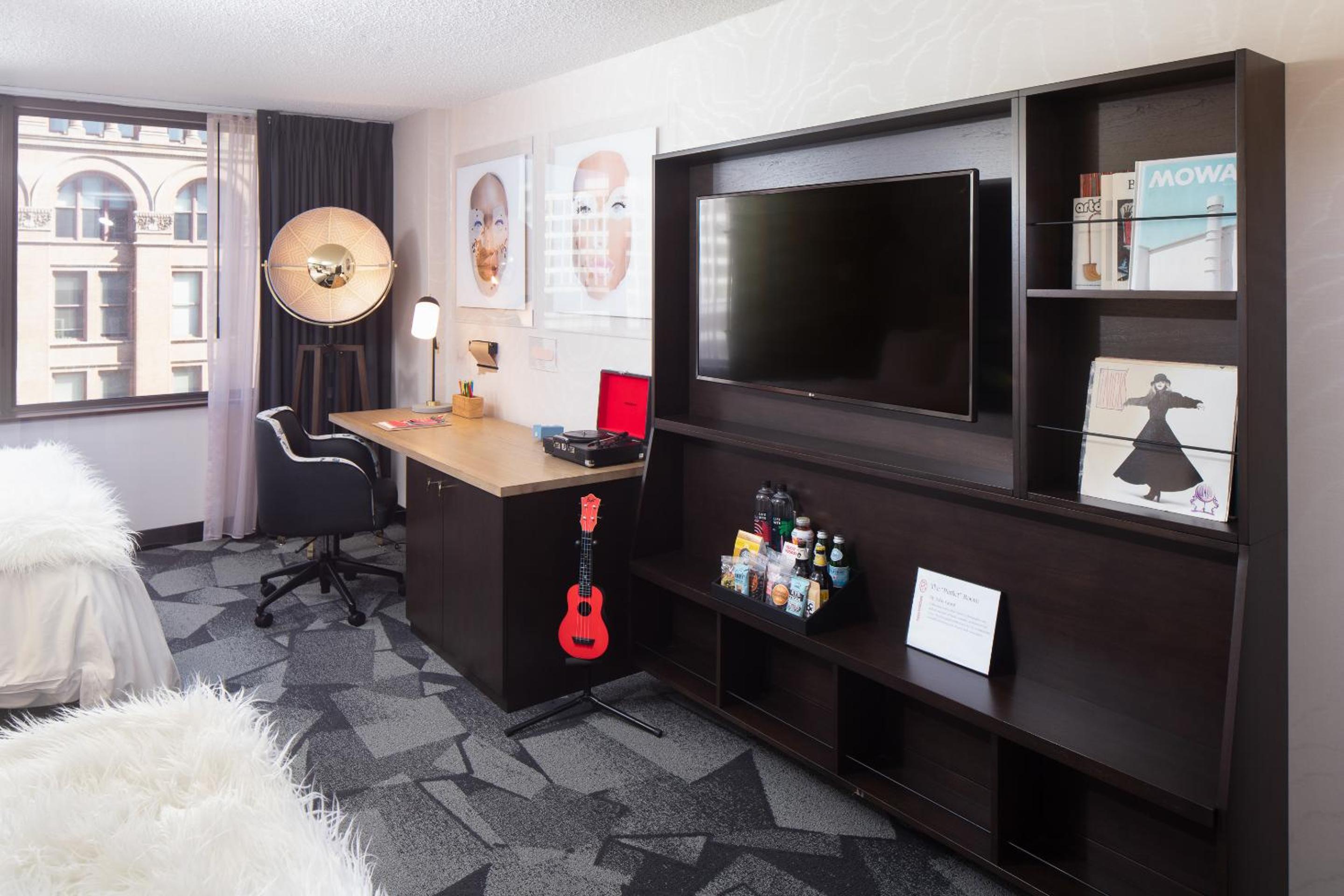 The Canvas Queen by John Grant