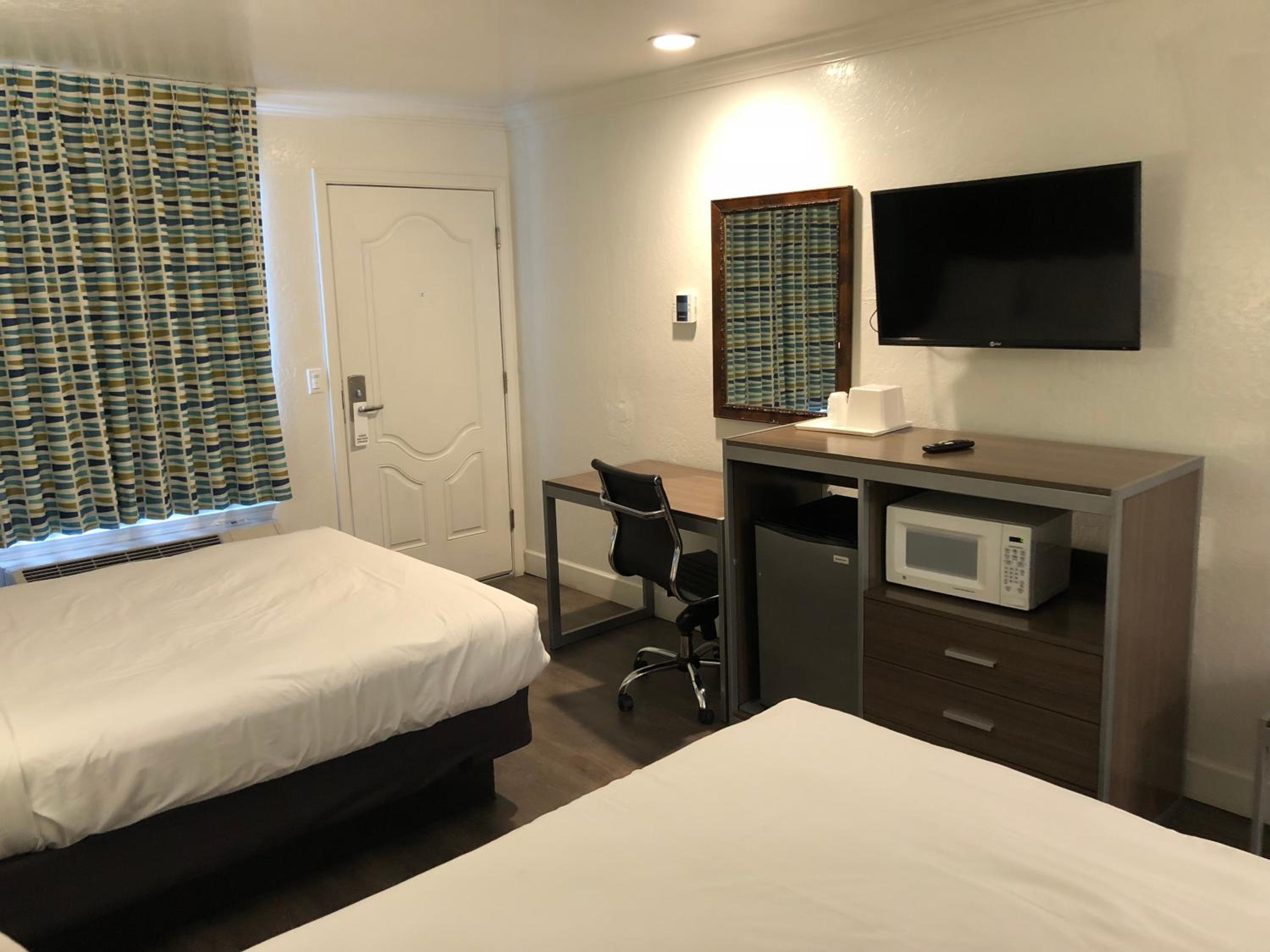 Deluxe Queen Room with Two Queen Beds