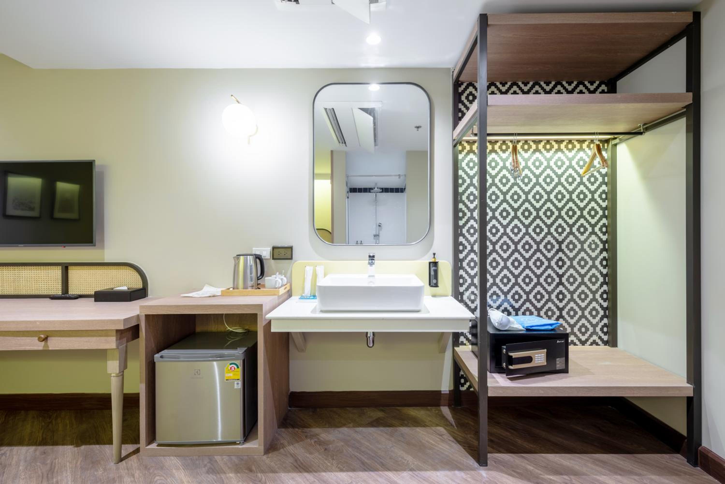 Double or Twin Room - No Window