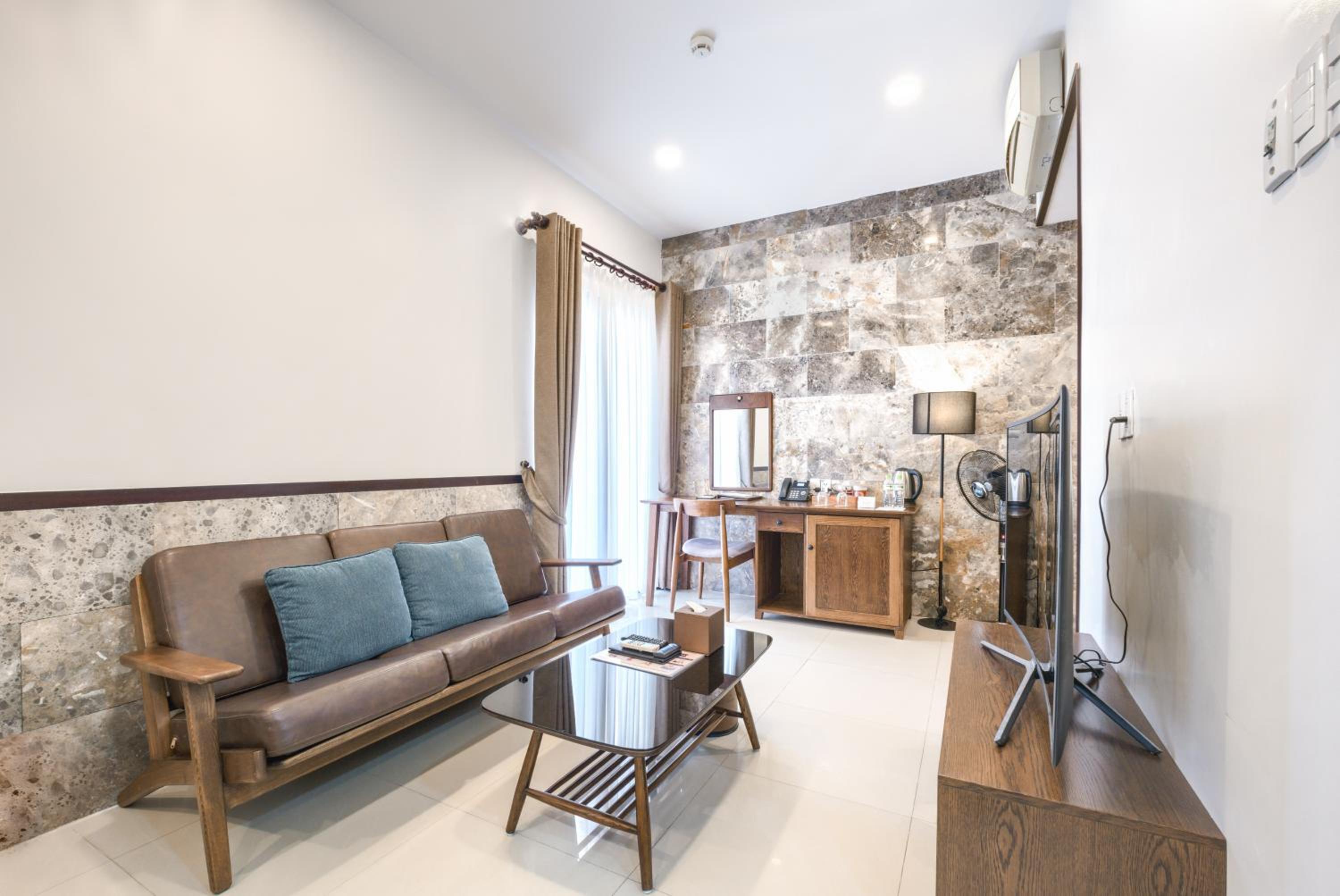 Premium King Room with Partial River View - Onsen Included