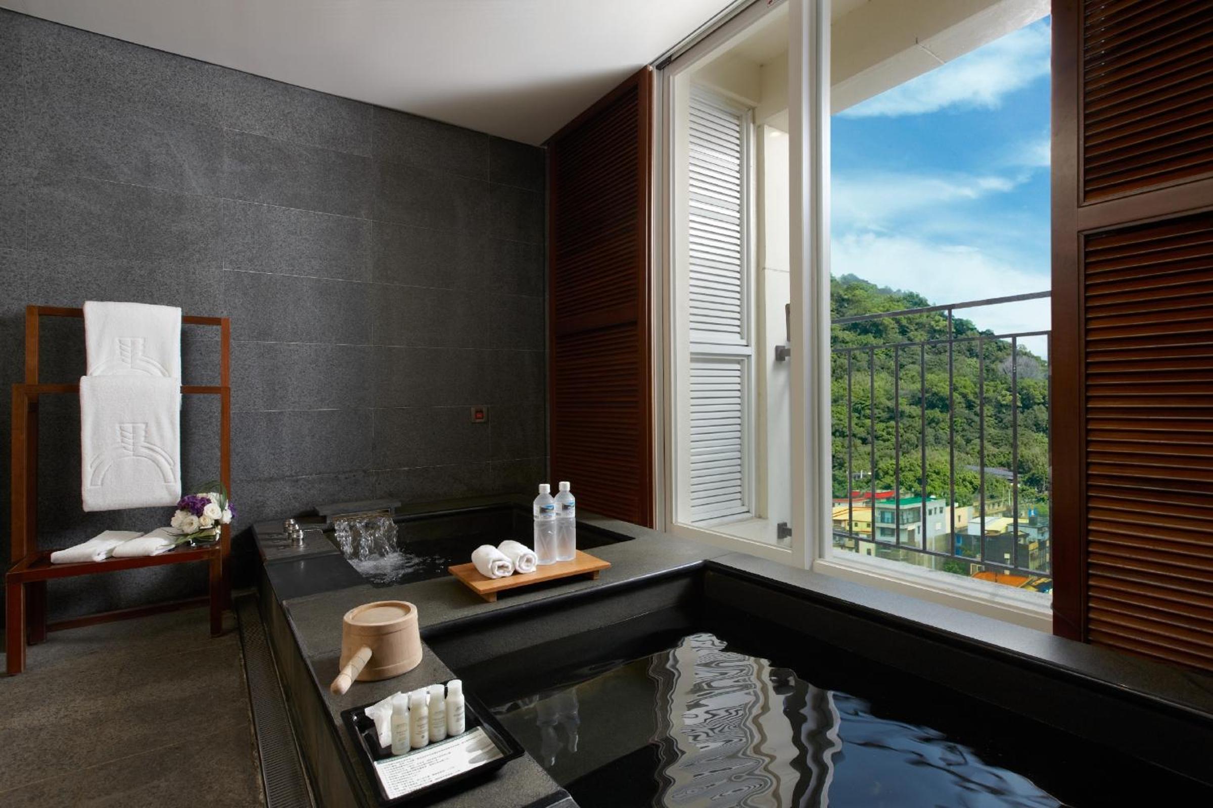Japanese Style Room (Dual Bath)