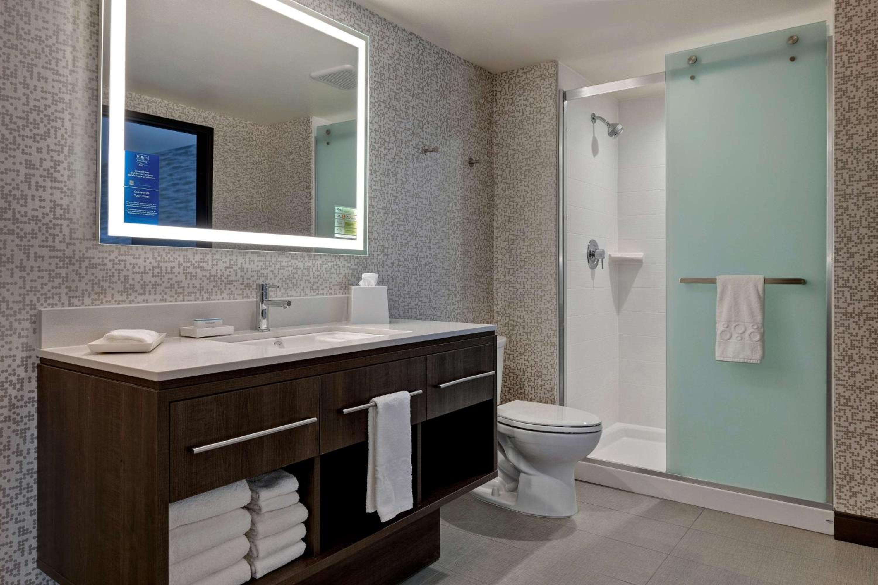 Queen Studio with Two Queen Beds - Non-Smoking