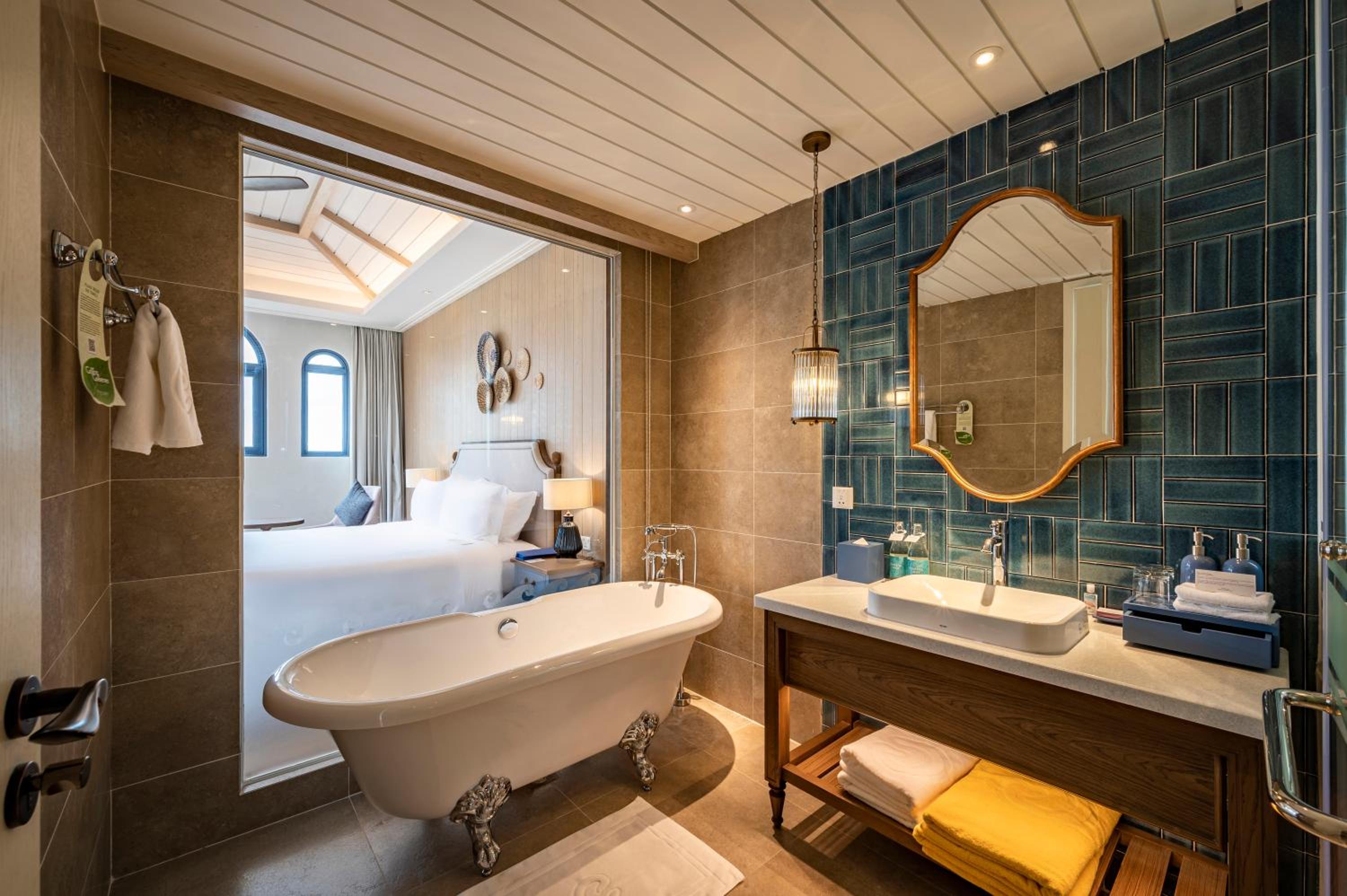 Residence 3 BR Private Pool - 2King+Twin