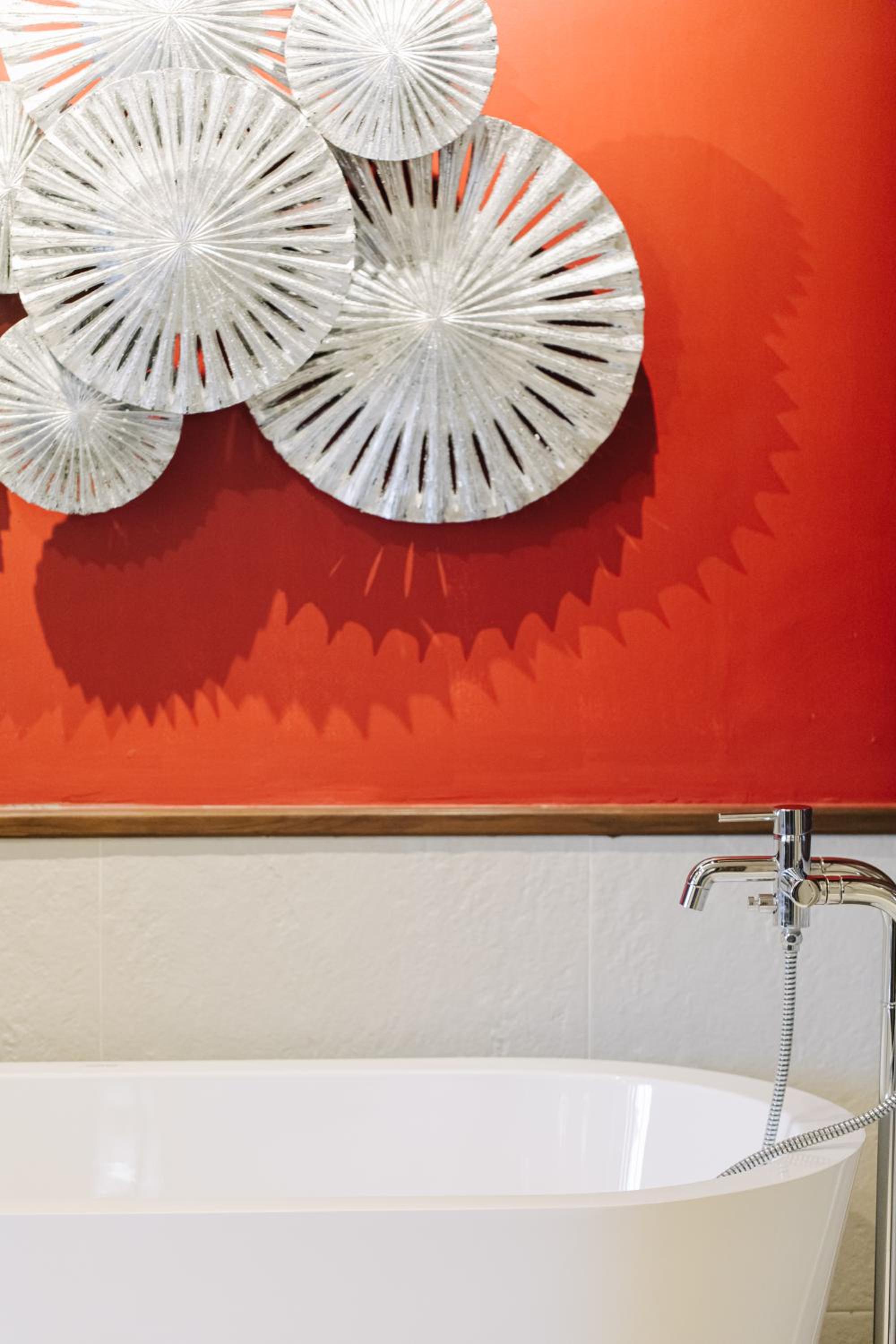 Executive Suite, 1 King With Balcony - Non Smoking