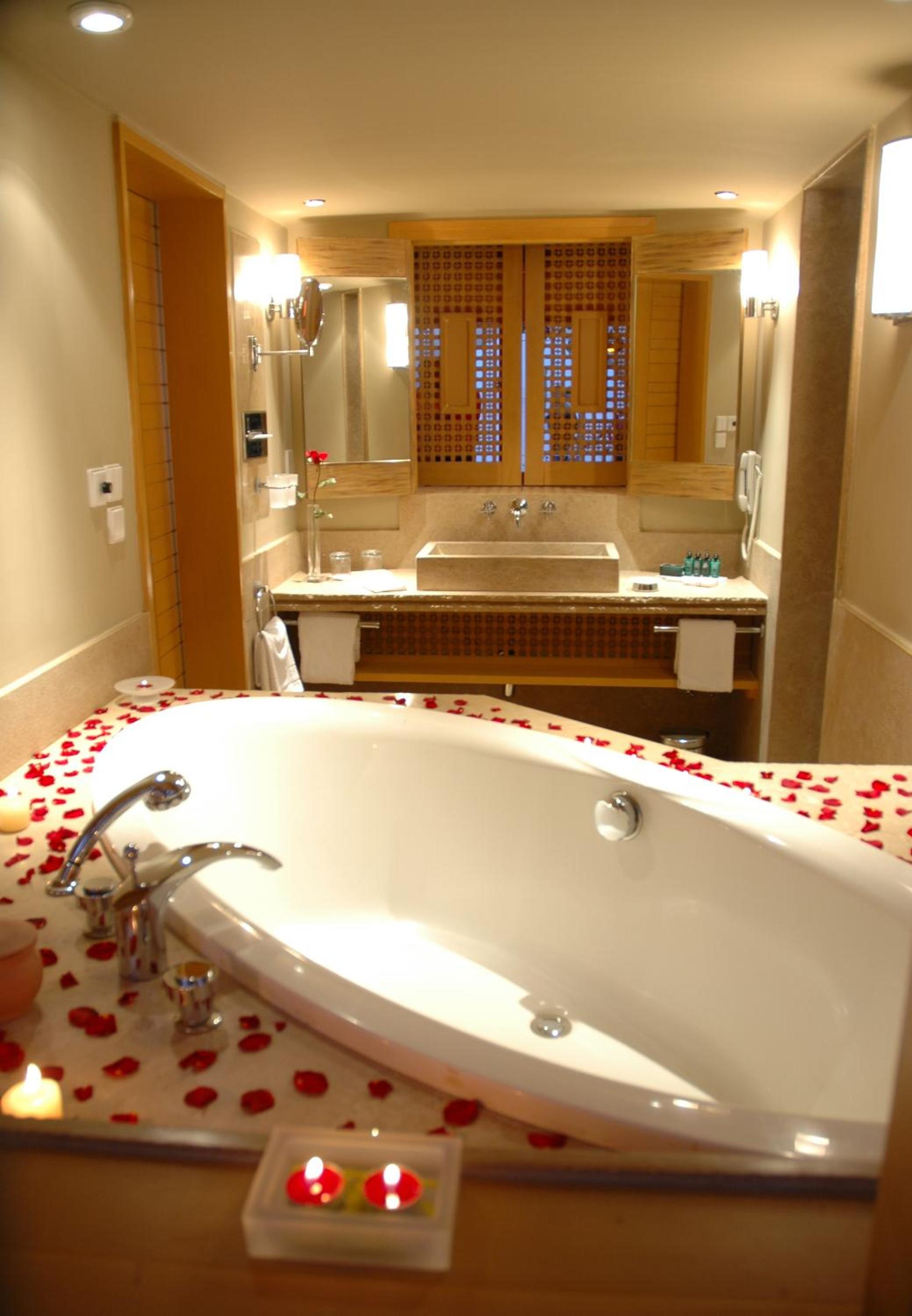 Deluxe Room with Terrace and Sea View