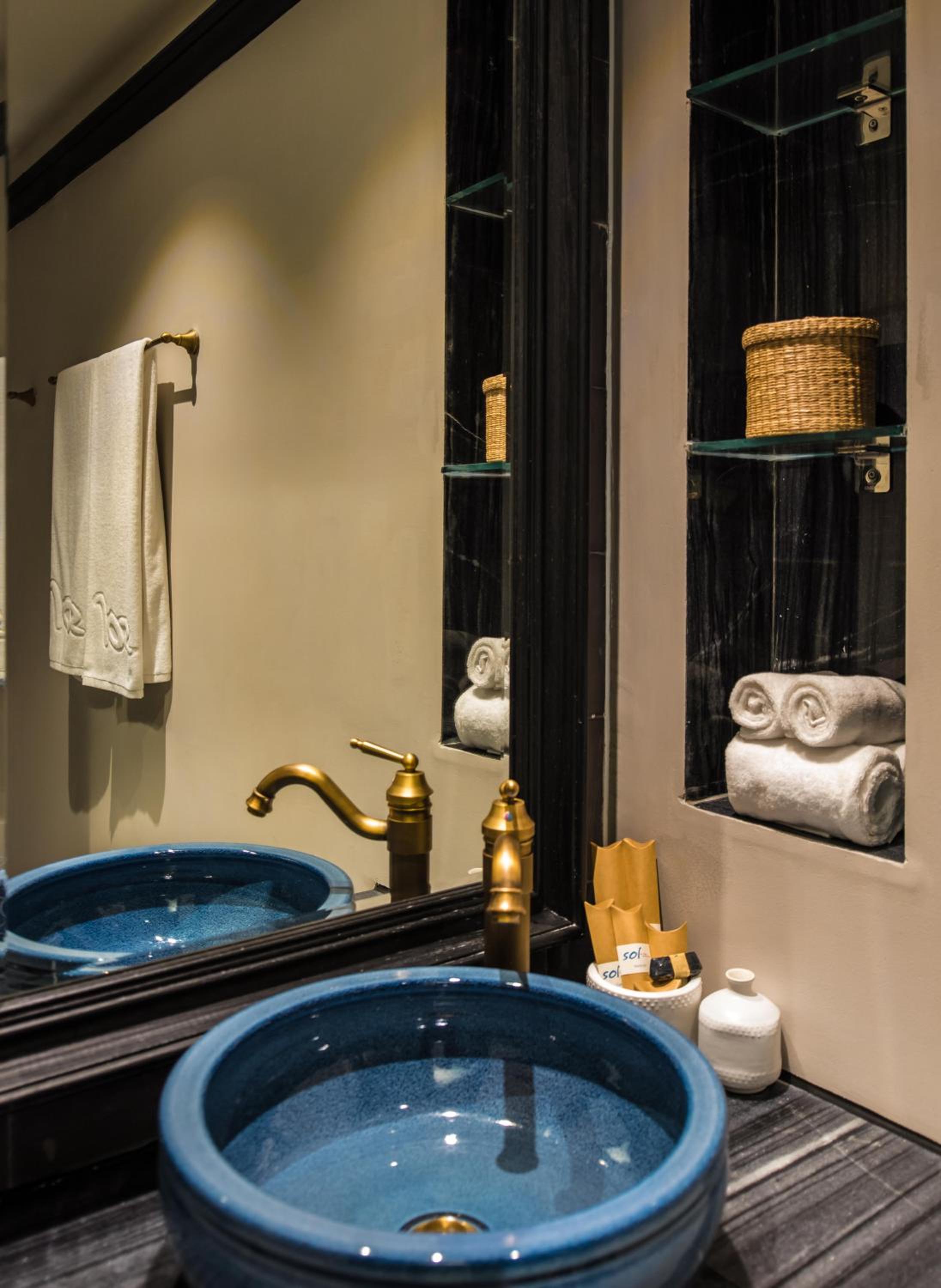 Deluxe Double or Twin Room with City View