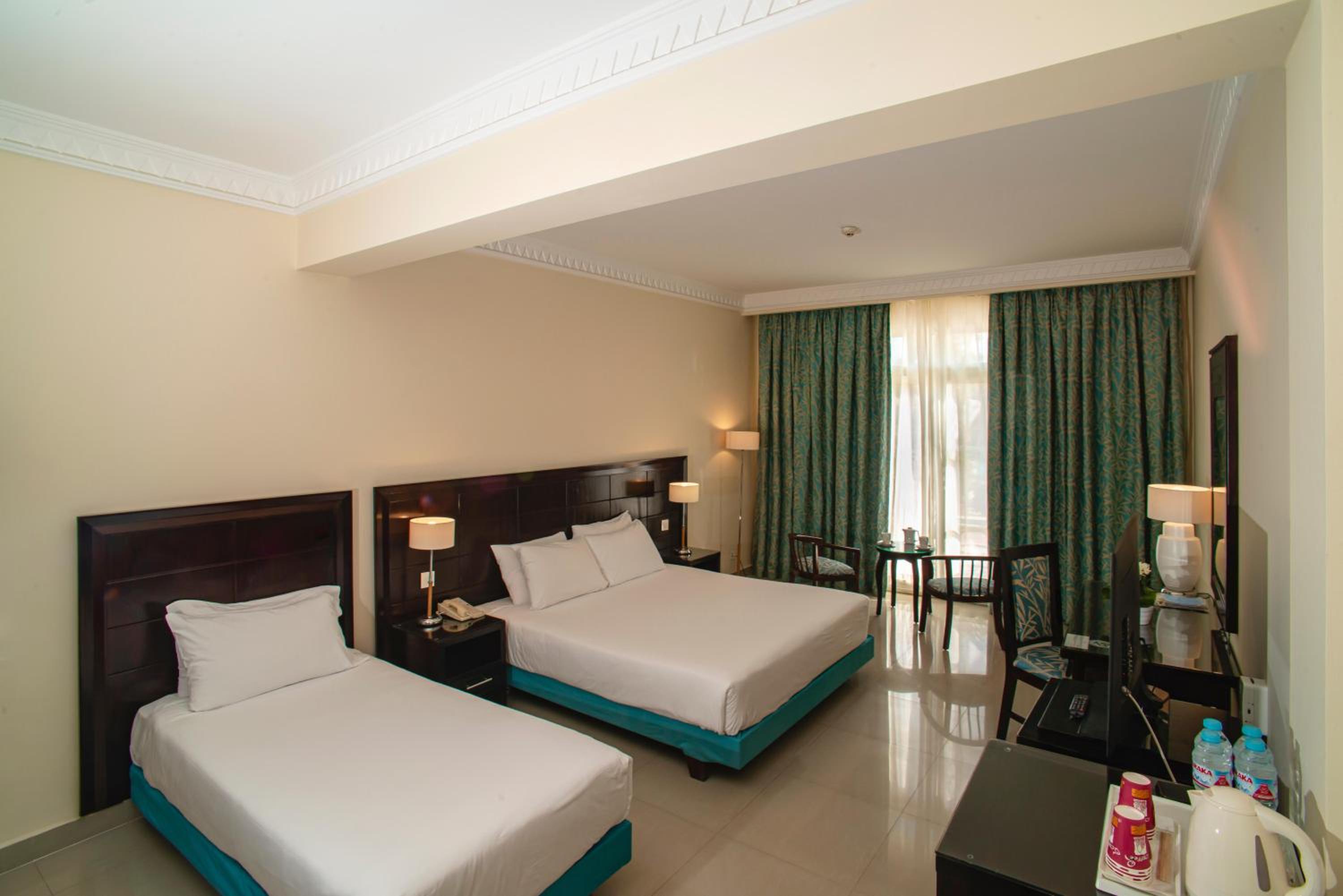 Standard Triple Room with Garden View