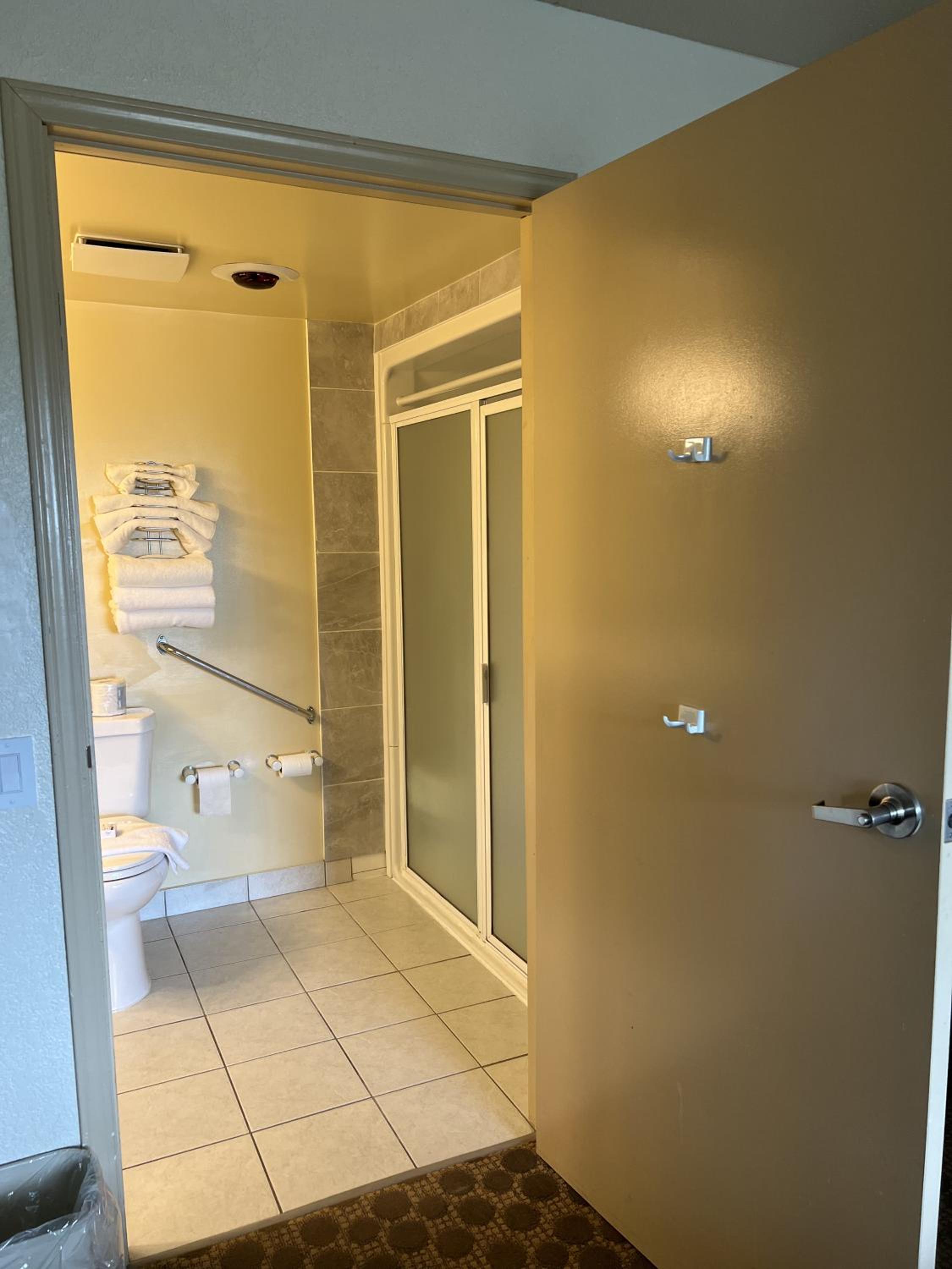 Queen Room - Disability Access