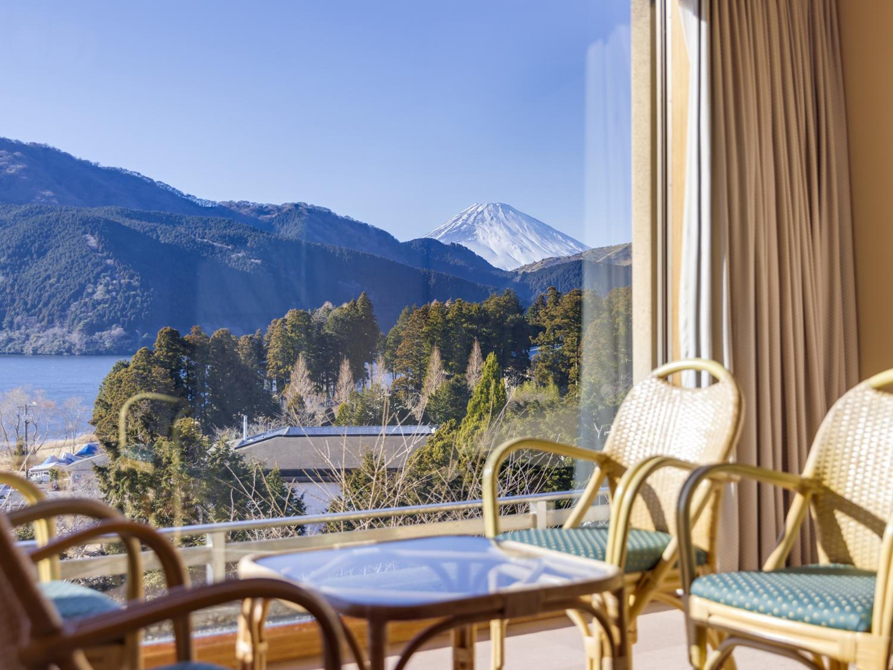 Japanese Style Room with Mt. Fuji & Lake View