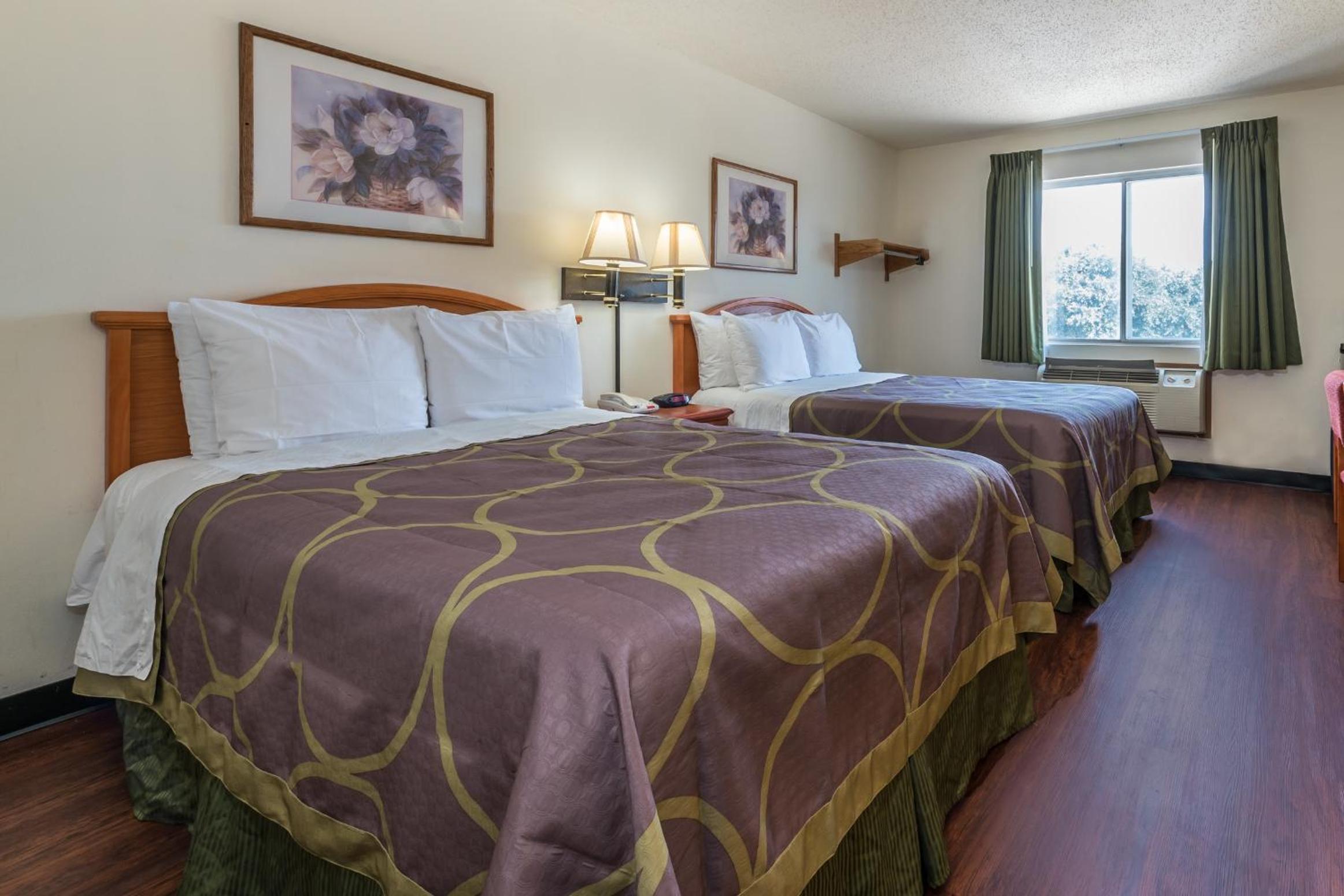 Double Room with Two Double Beds - Non-Smoking