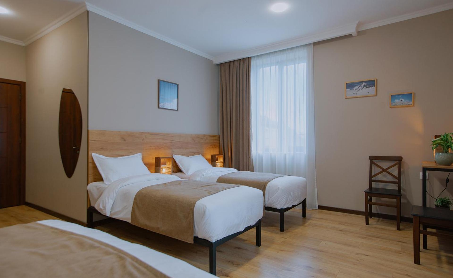 Quadruple Room with Back Mountain View