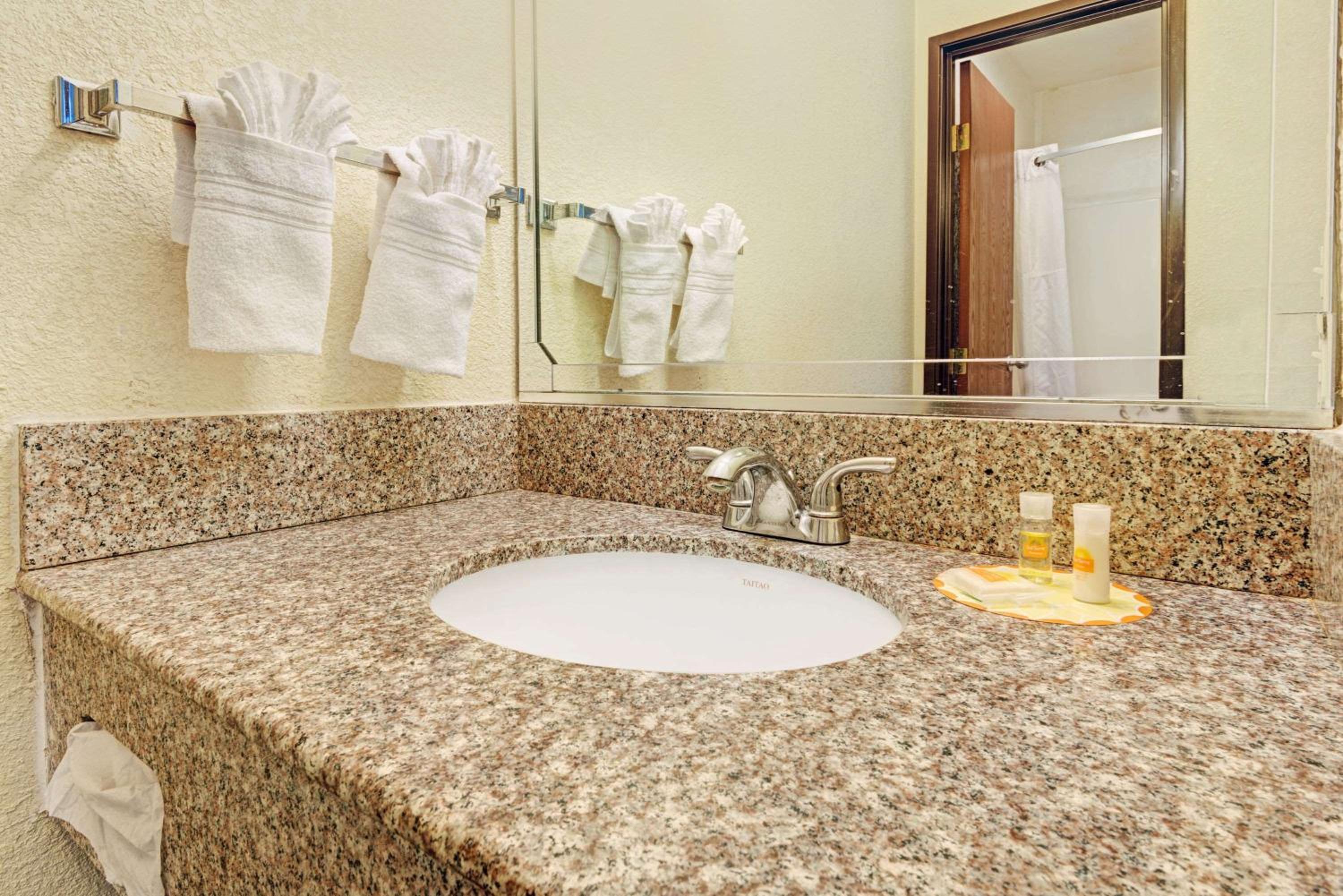 Double Room - Disability Access/Non-Smoking