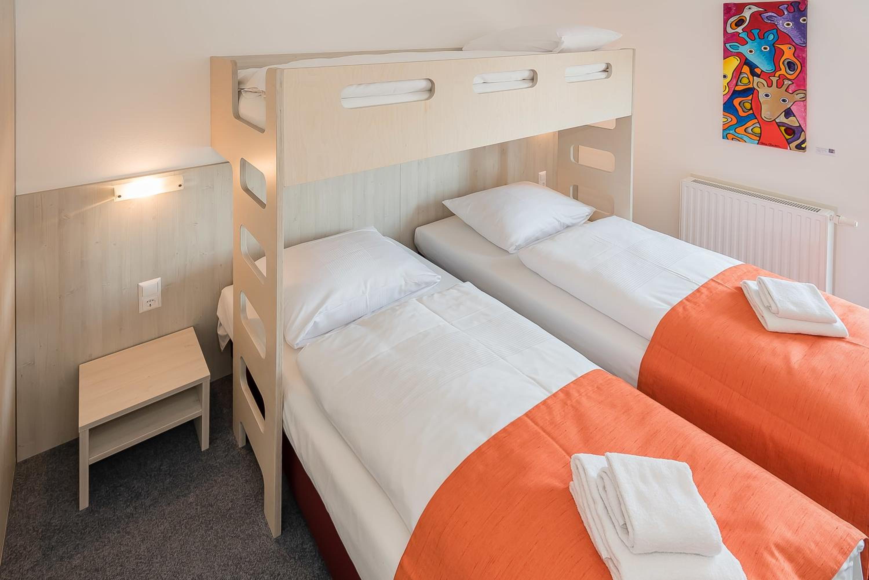 Zweibettzimmer mit Hochbett