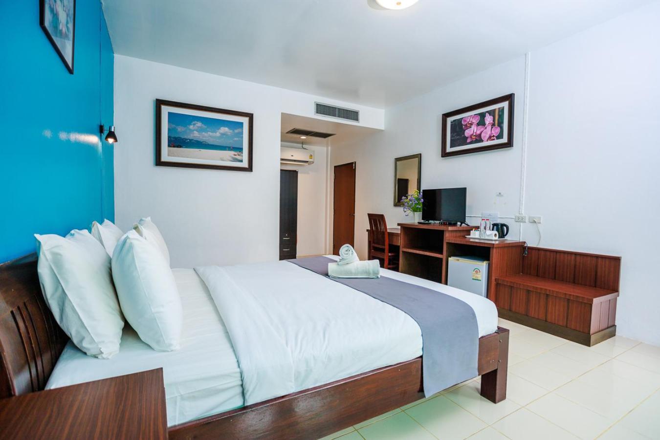 Superior Double Room with Pool View