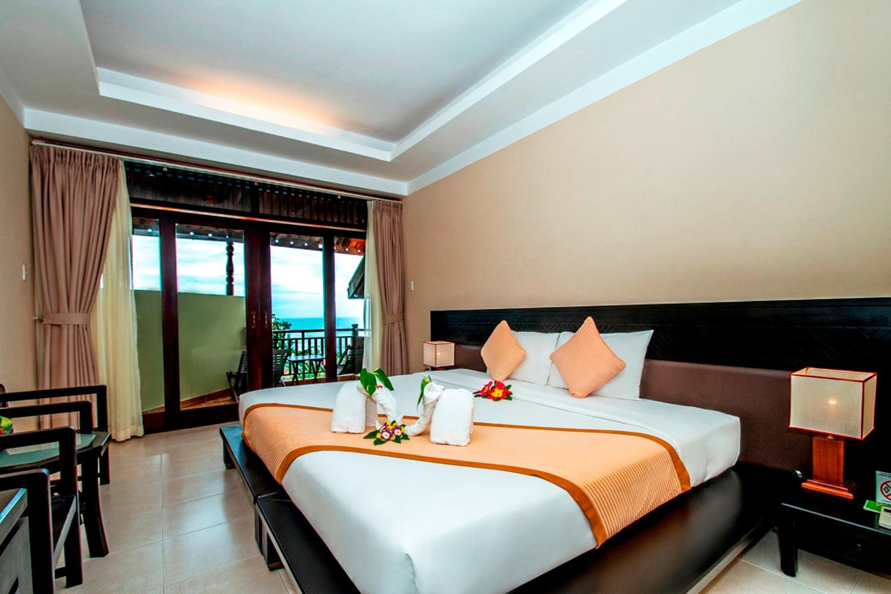 Deluxe Double or Twin Room with Balcony and Ocean View